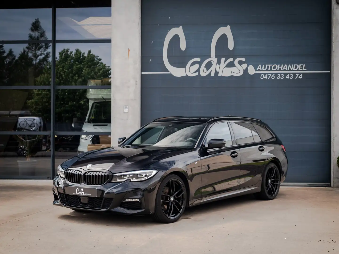 BMW 320 d/ 210 PK/ HiFi Sound System Zwart - 2