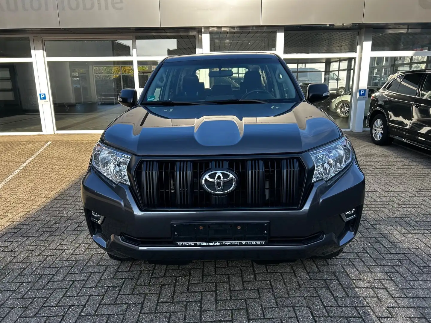 Toyota Land Cruiser 2.8 D-4D Comfort Automatik LED Navi Grau - 2