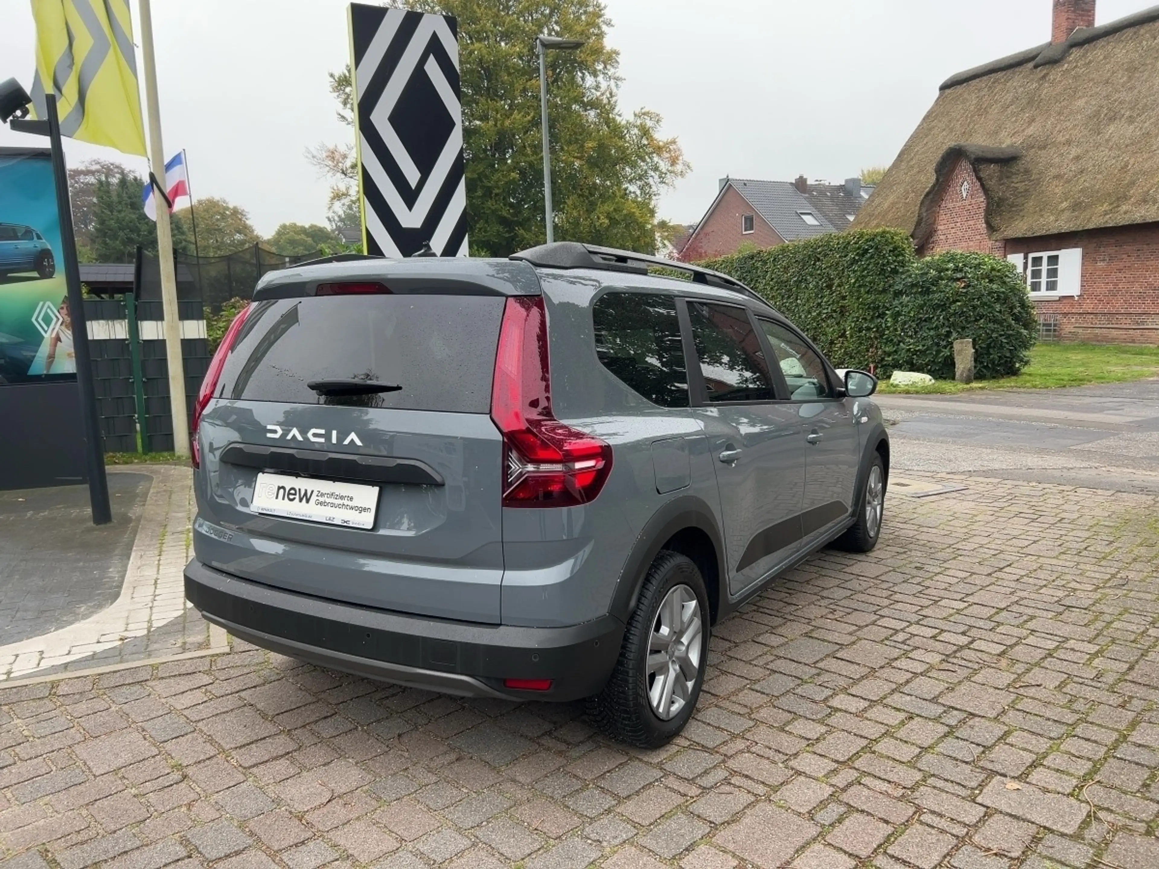Dacia Jogger TCe 100 ECO-G Expression *7-Sitzer* — photo 4