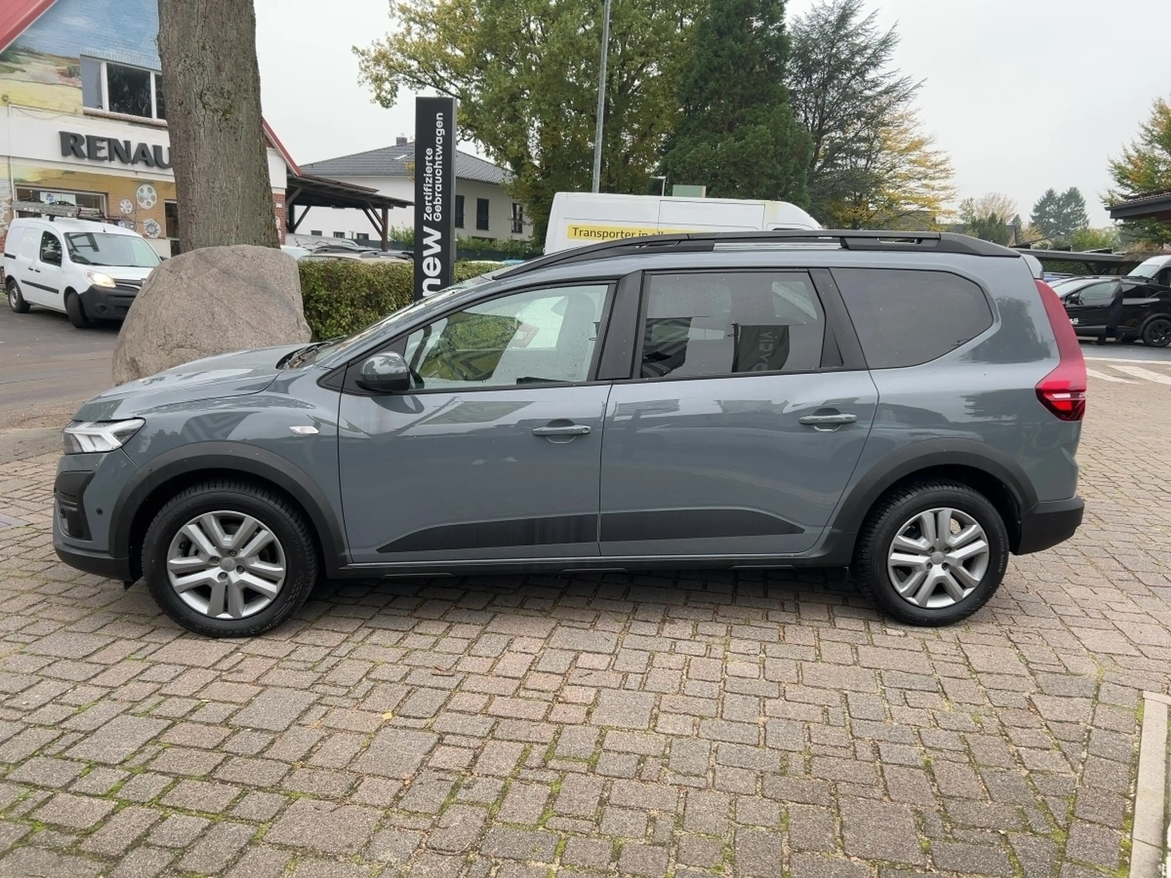 Dacia Jogger TCe 100 ECO-G Expression *7-Sitzer* — photo 2