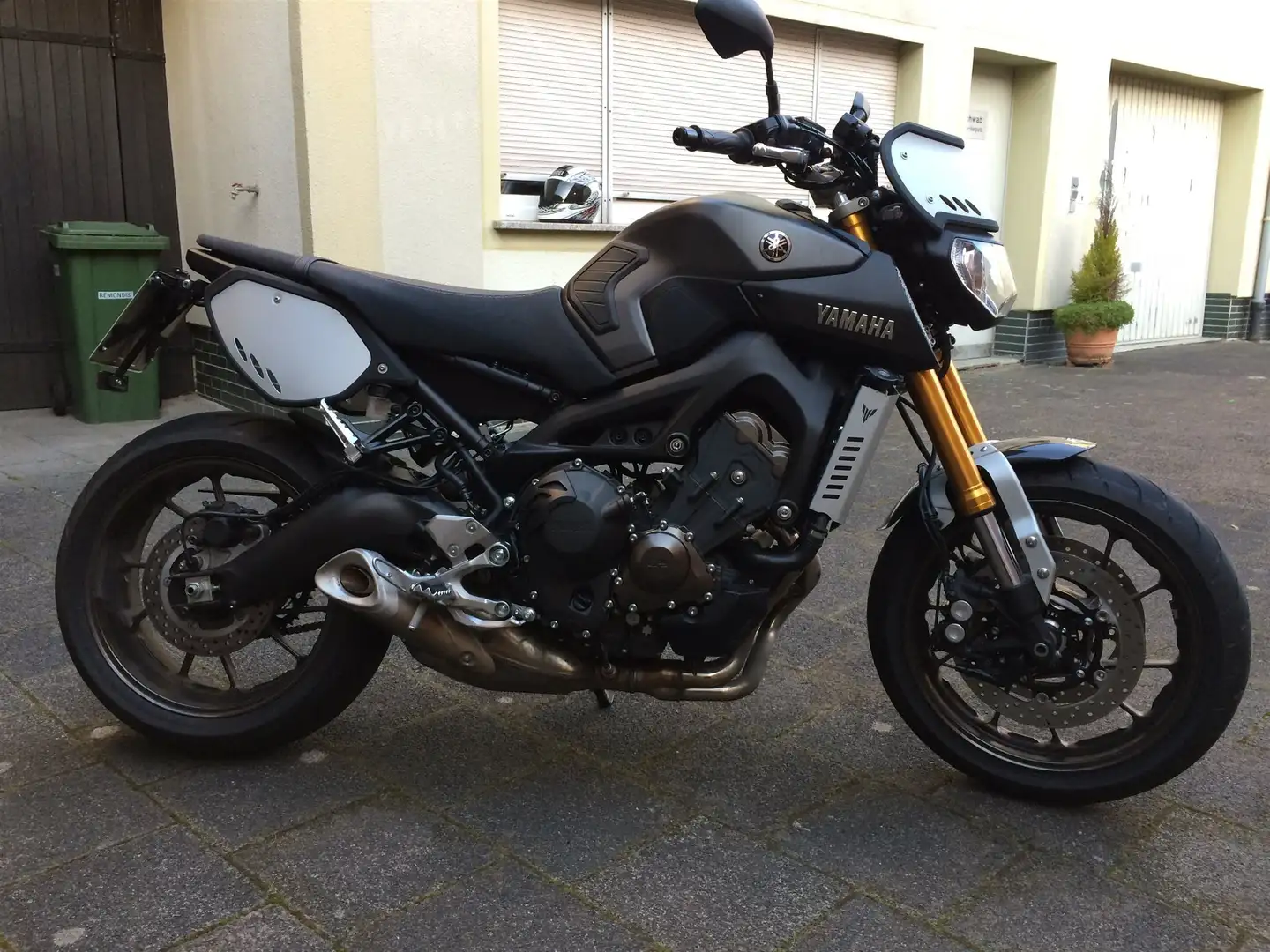 Yamaha MT-09 Чорний - 1