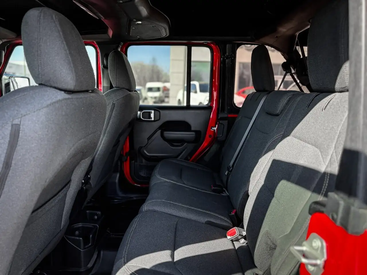 Jeep Wrangler снимка Jeep Wrangler