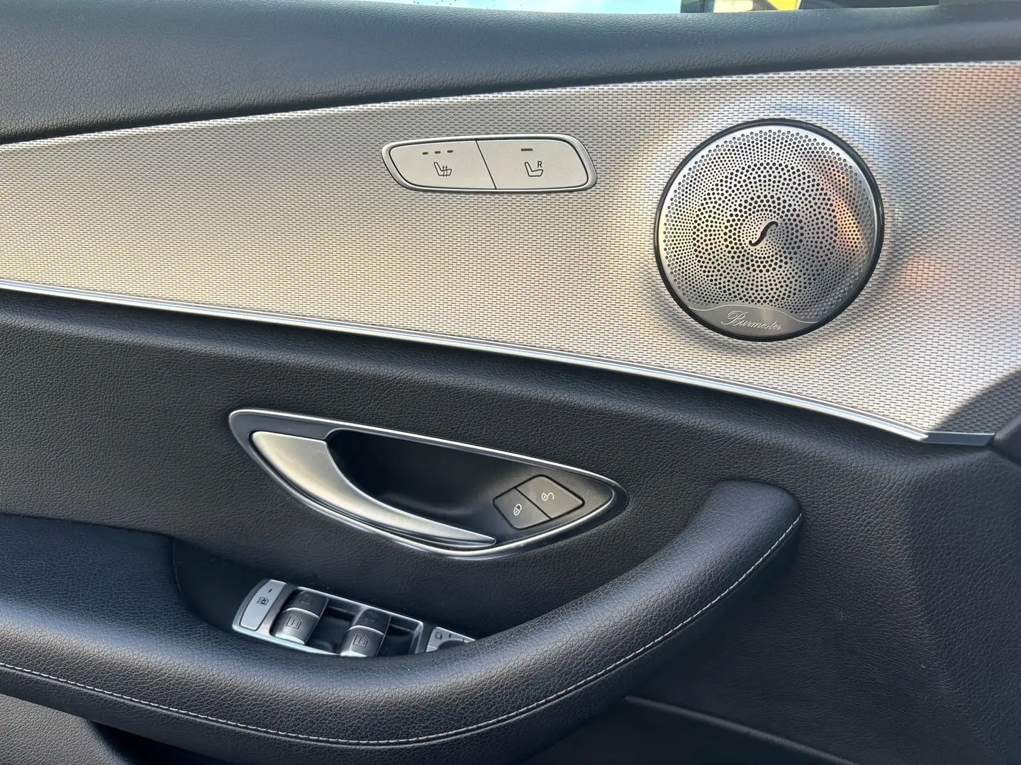 Mercedes-Benz E 200 Lim Avantgarde LED Kamera Navi Sitzheizung Blanco - 2