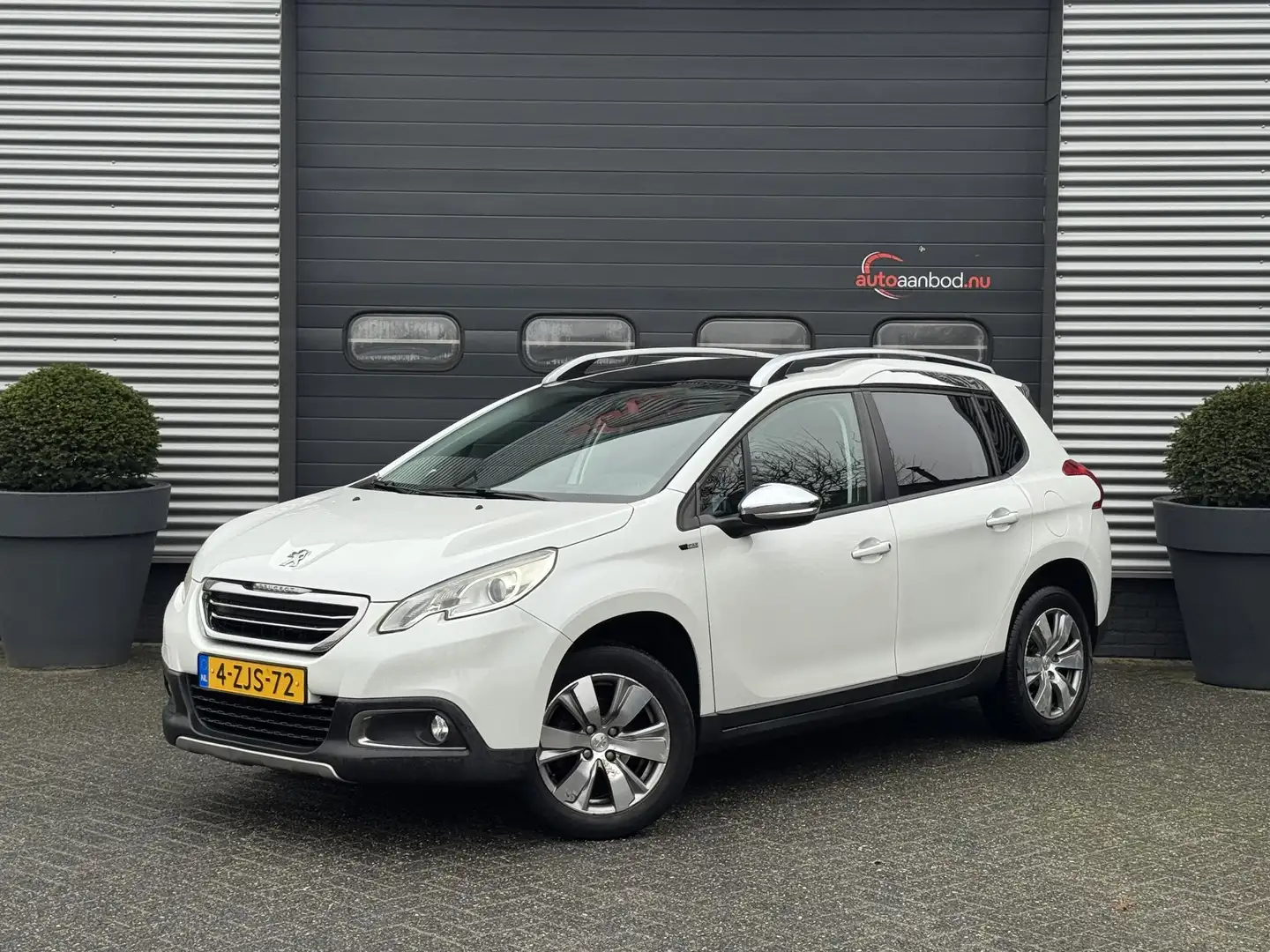 Peugeot 2008 1.2 PureTech Style | Panoramadak | Navigatie | Cru Wit - 1