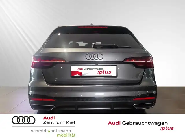 Audi A4 view 5
