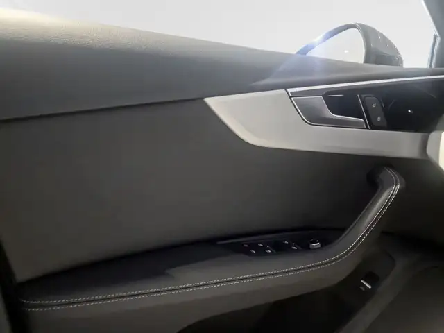 Audi A4 view 13