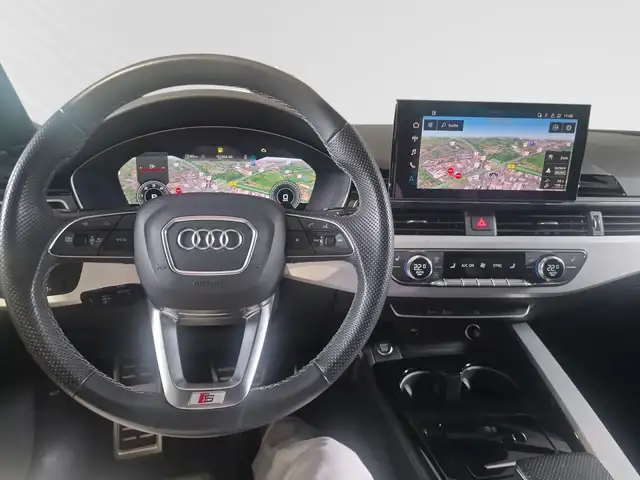 Audi A4 view 8