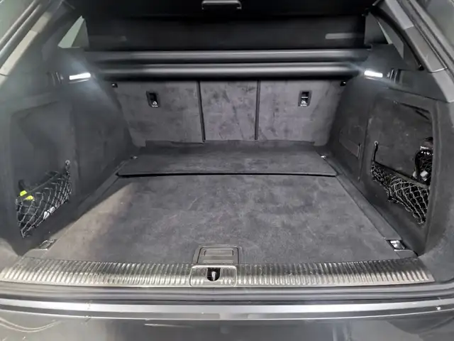 Audi A4 view 14