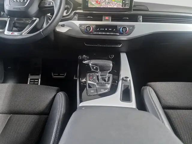 Audi A4 view 9