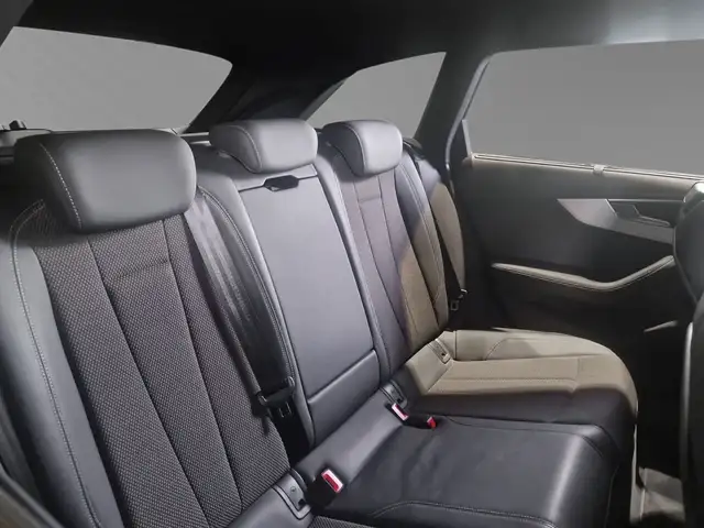 Audi A4 view 12