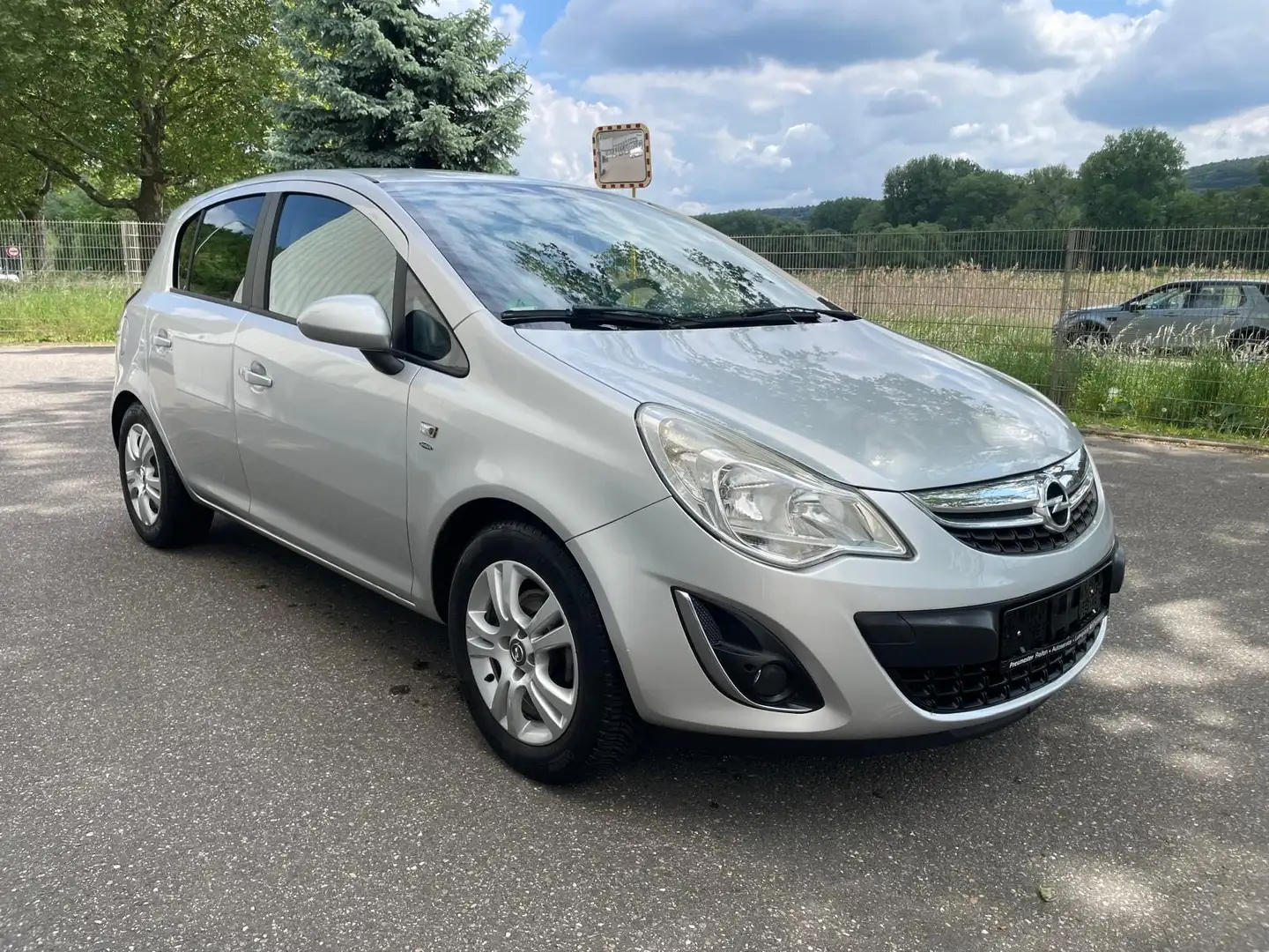Opel Corsa 1.4 16V Satellite Silber - 1