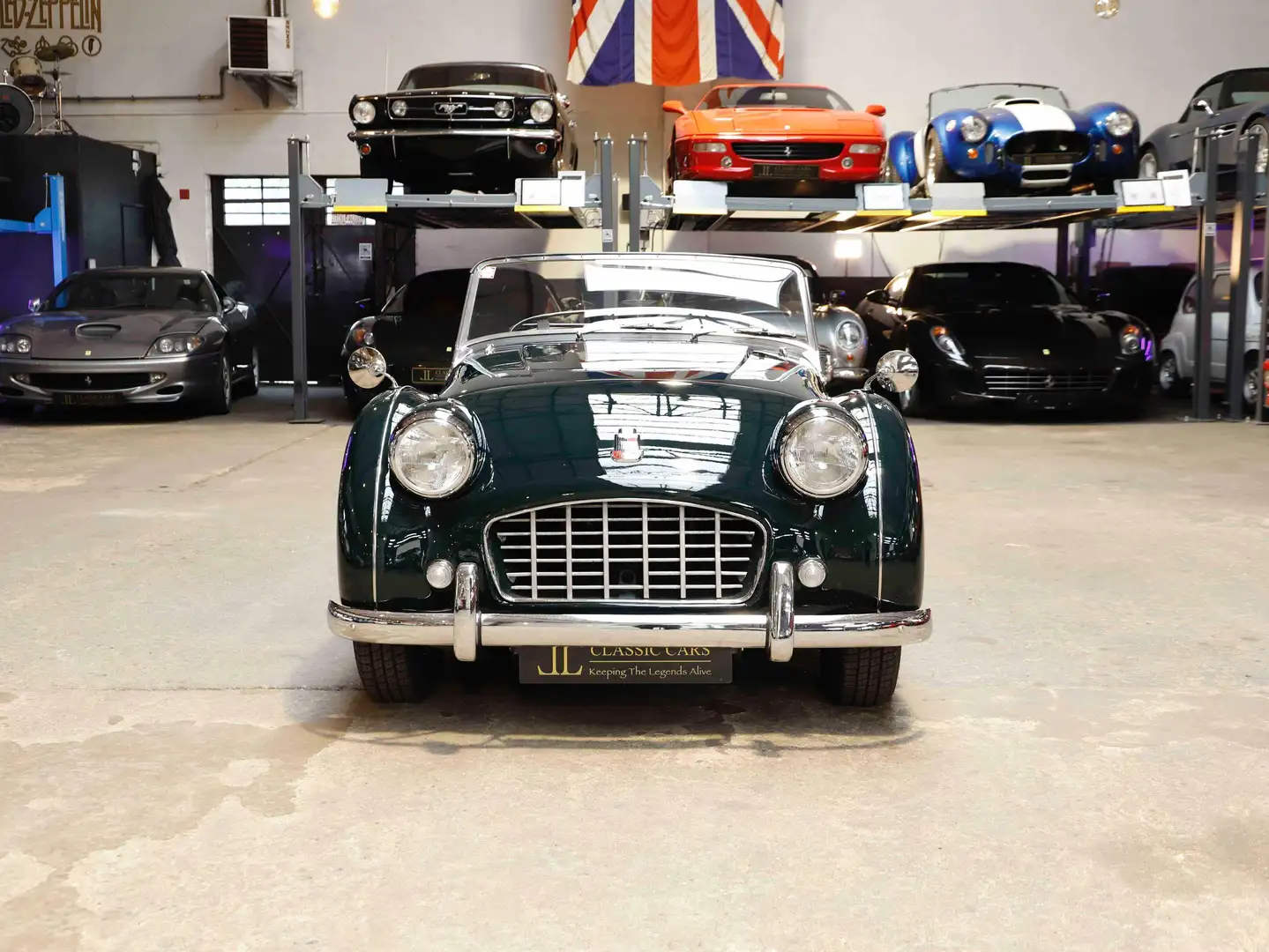 Triumph TR3 Grün - 2