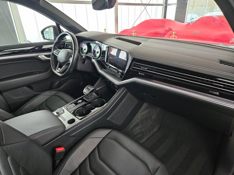 Volkswagen Touareg V6 TDI R-Line 4Motion — photo 16