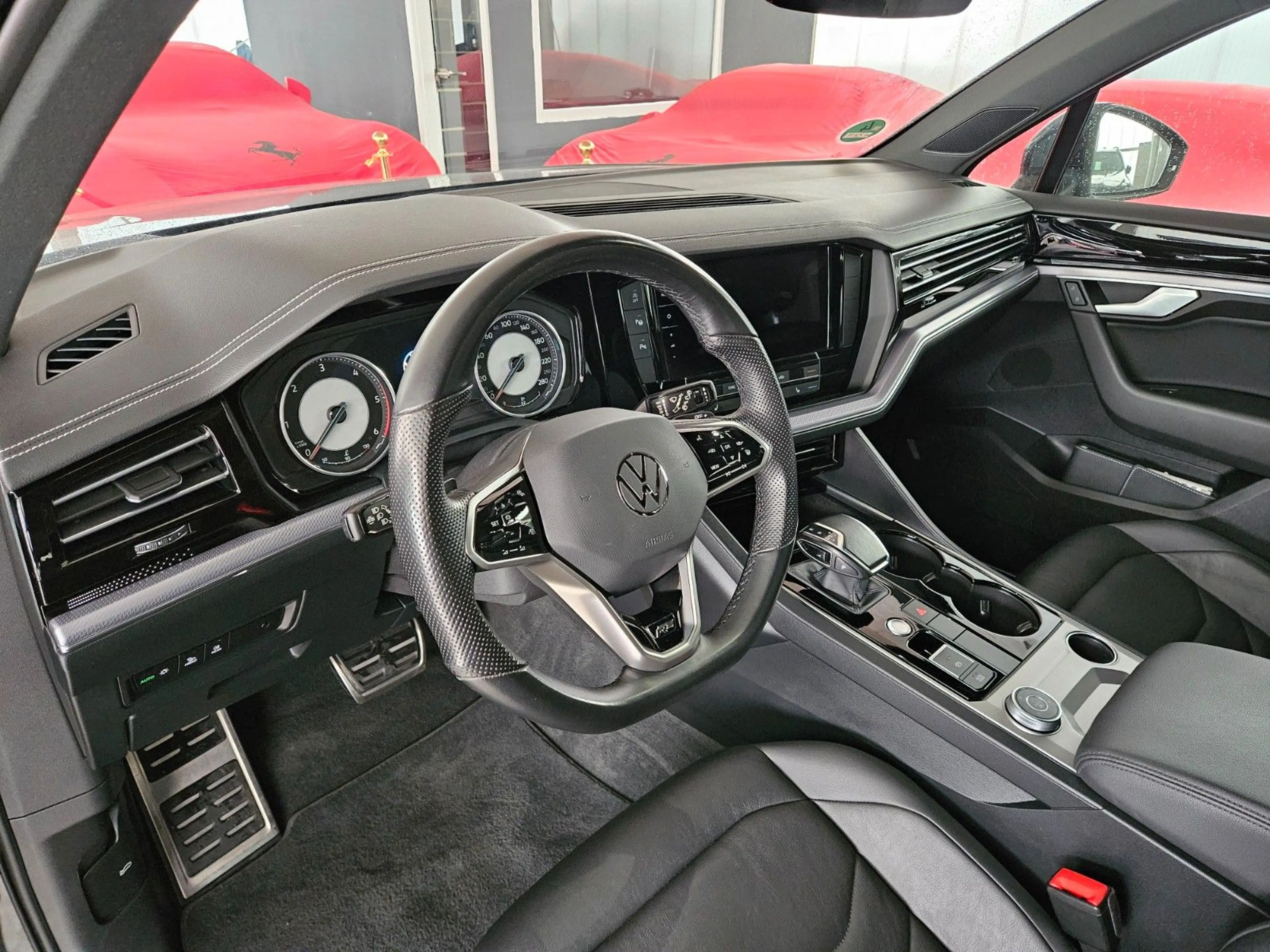 Volkswagen Touareg V6 TDI R-Line 4Motion — photo 13