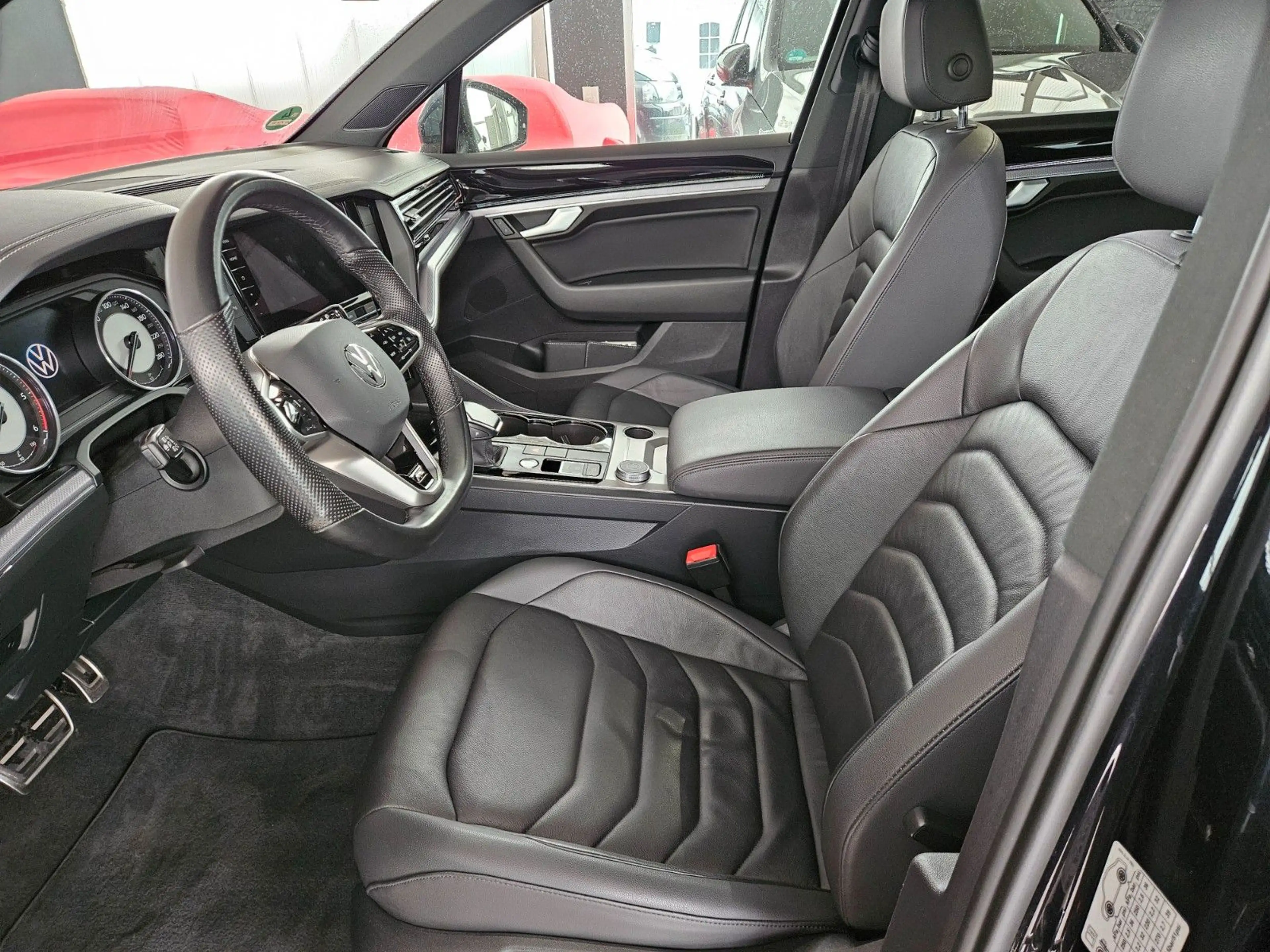Volkswagen Touareg V6 TDI R-Line 4Motion — photo 12