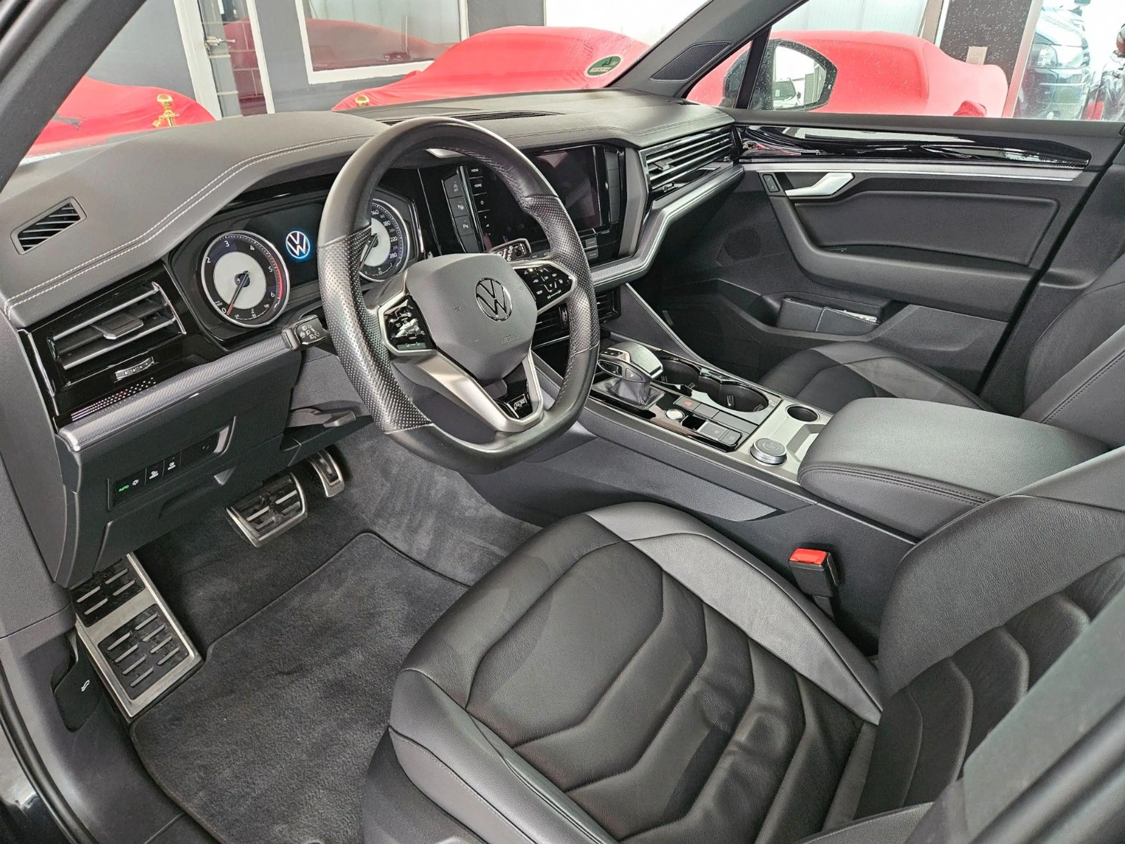 Volkswagen Touareg V6 TDI R-Line 4Motion — photo 11