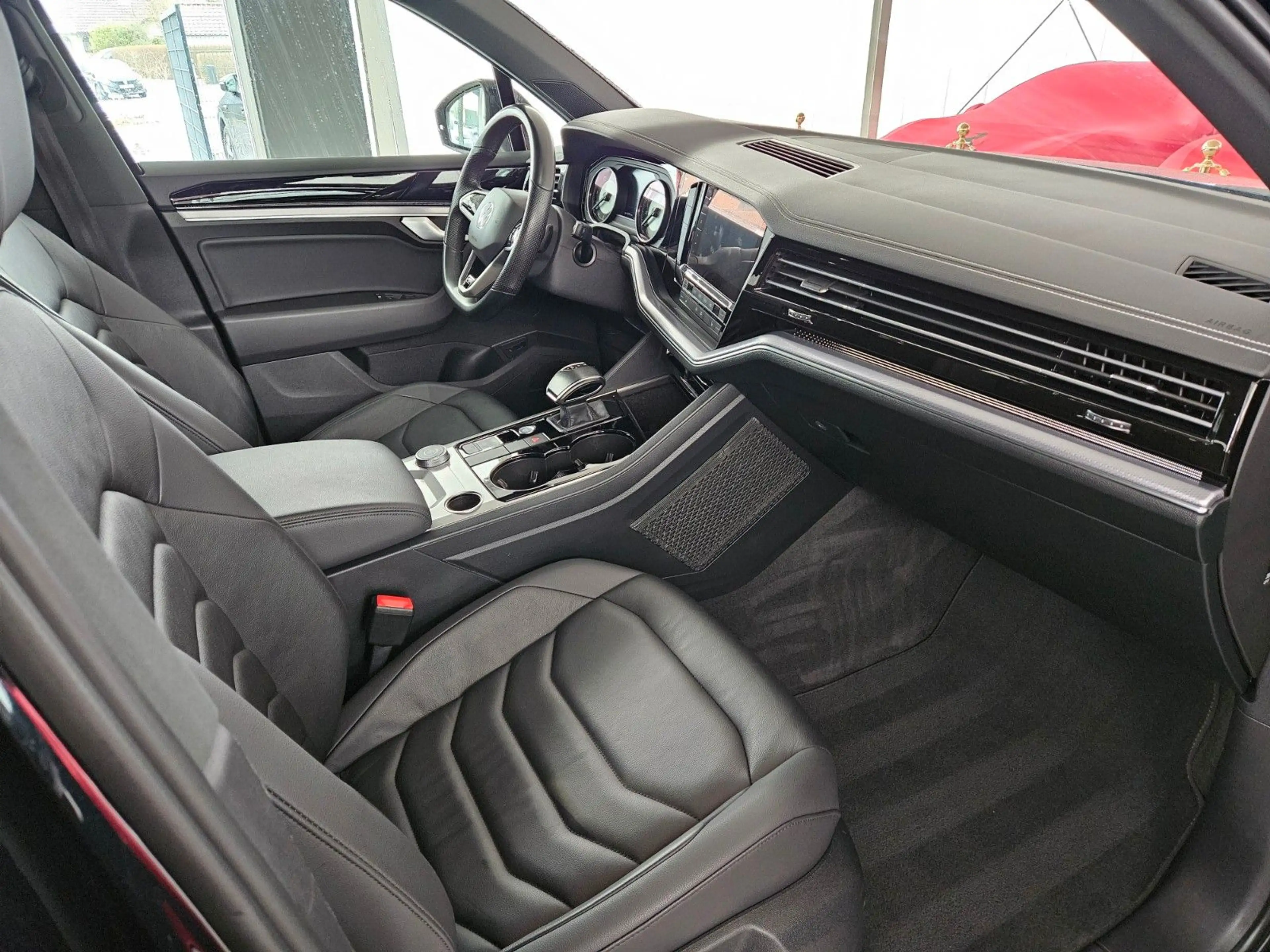 Volkswagen Touareg V6 TDI R-Line 4Motion — photo 14