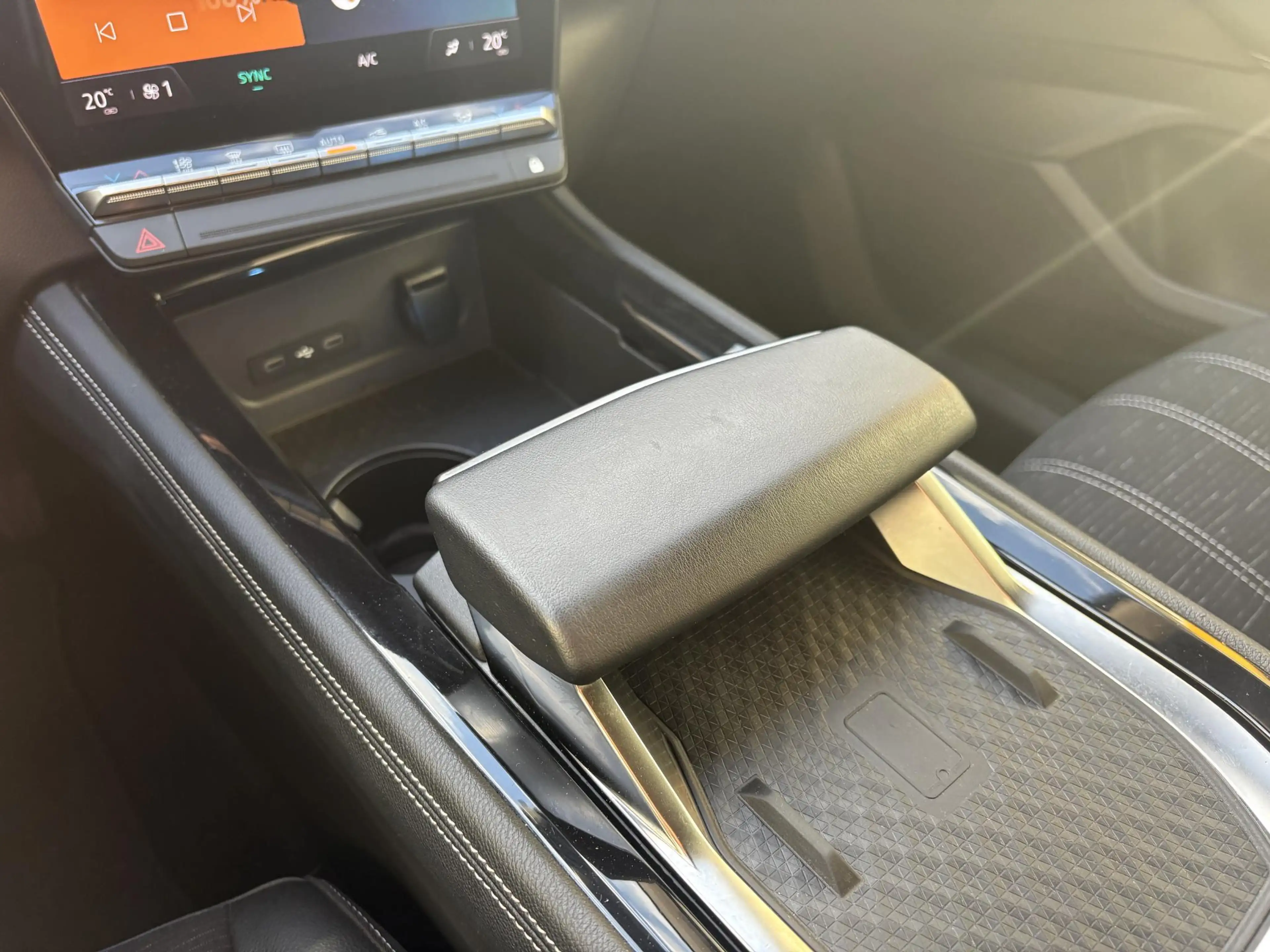 Renault Austral 1.2 E-Tech full hybrid 200 techno | NAP | Navigati — photo 18