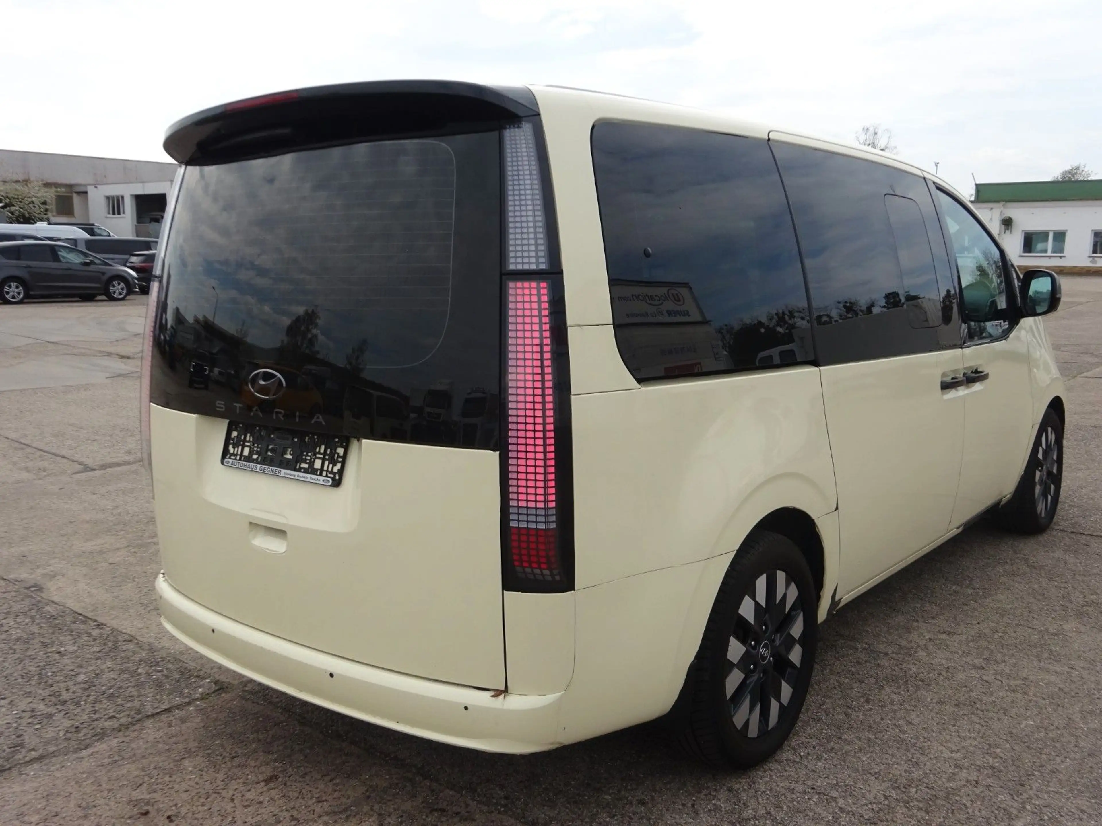 Hyundai STARIA 177PS Autm. Signature 4WD Taxi — photo 9
