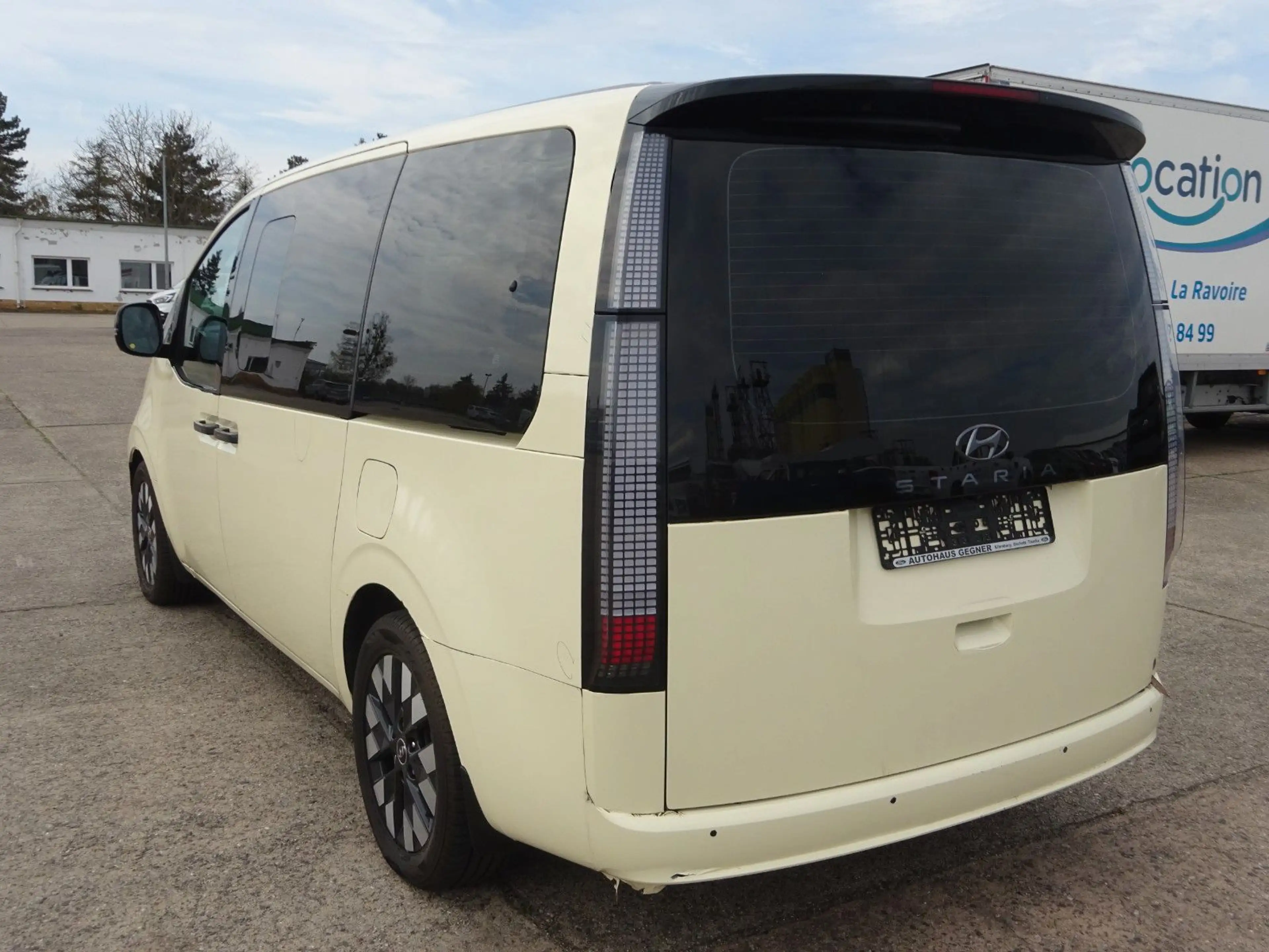 Hyundai STARIA 177PS Autm. Signature 4WD Taxi — photo 4