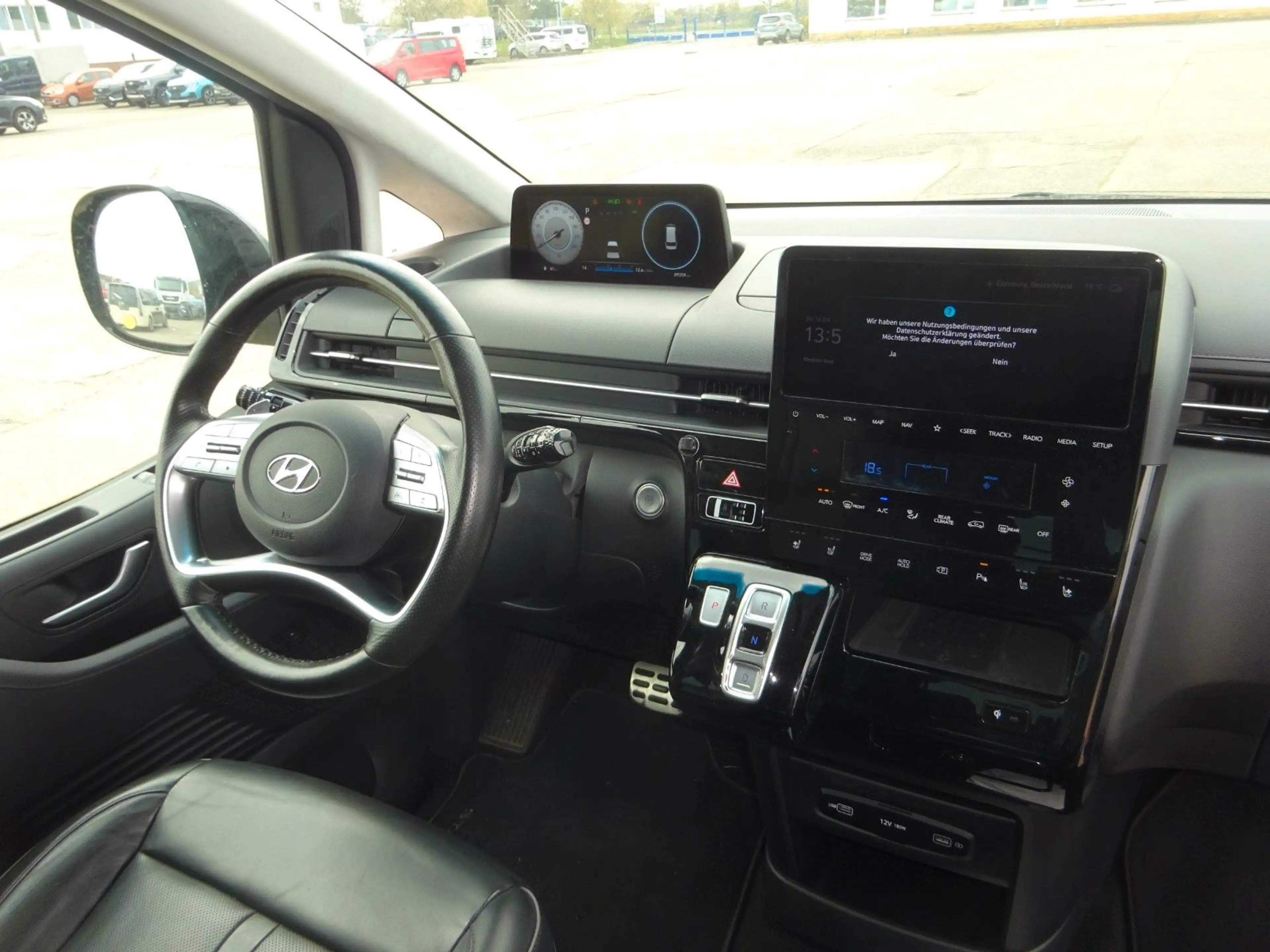 Hyundai STARIA 177PS Autm. Signature 4WD Taxi — photo 15