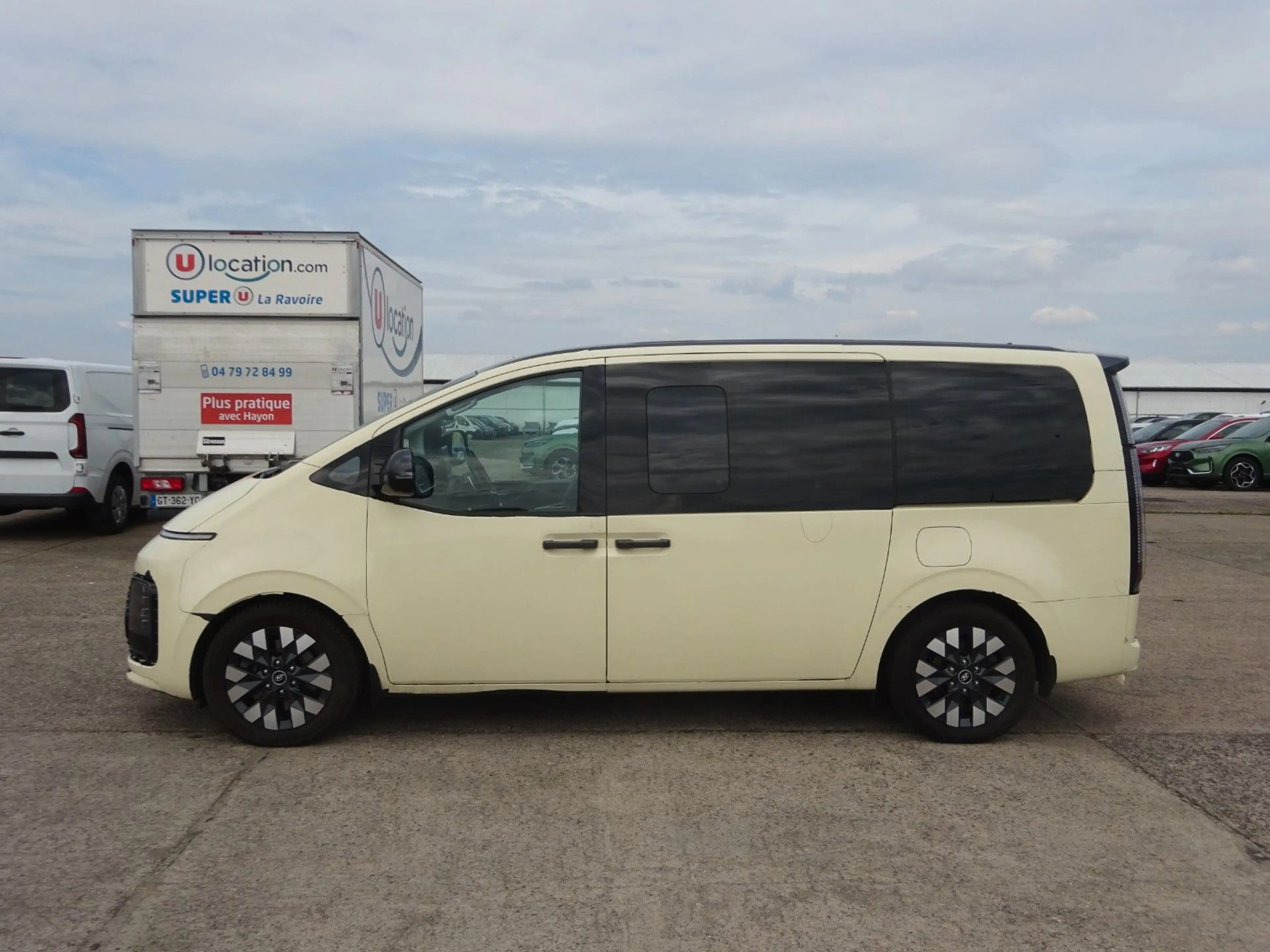 Hyundai STARIA 177PS Autm. Signature 4WD Taxi — photo 3