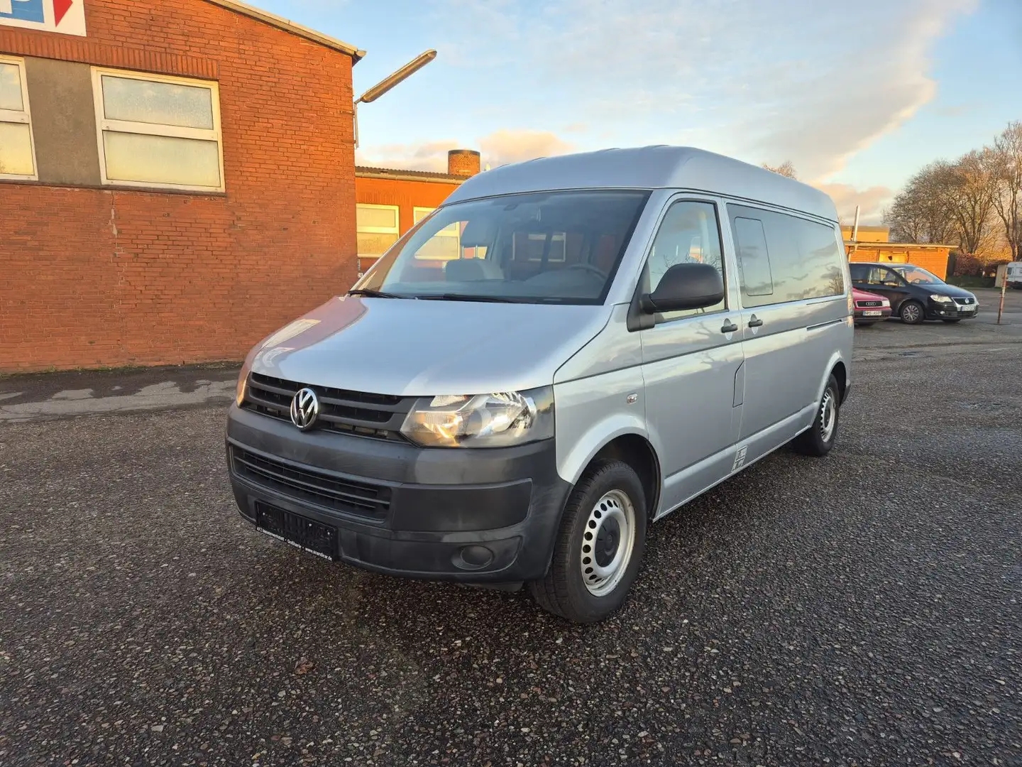 Volkswagen T5 Transporter Lang Kasten-Kombi Mittelhochdach Silber - 1