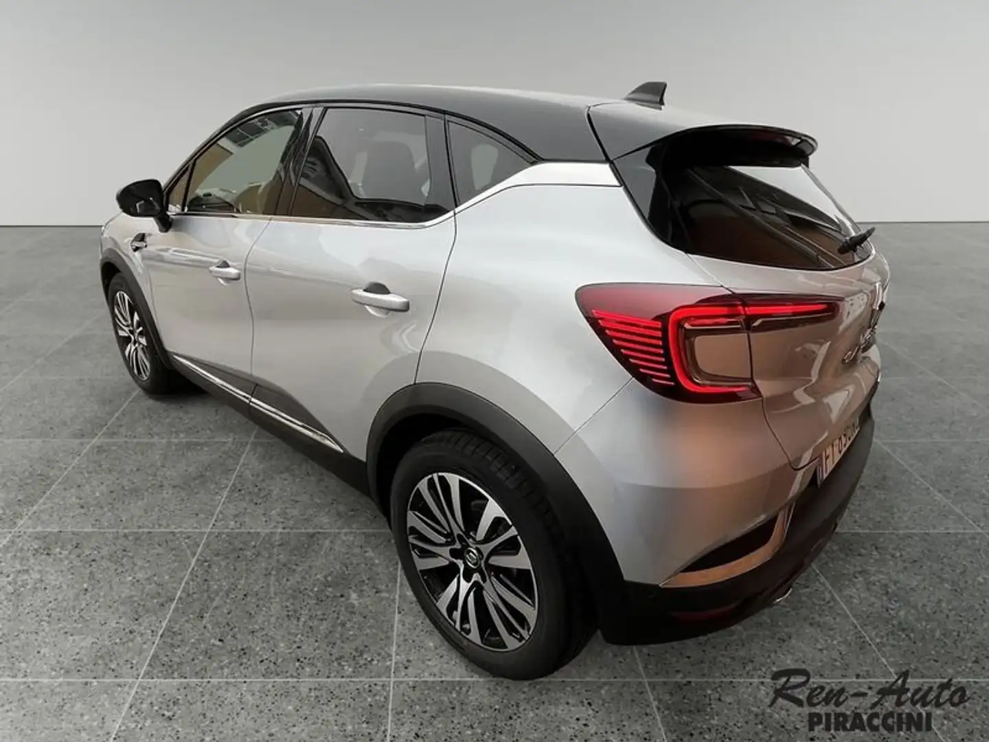 Renault Captur TCe 130 CV EDC FAP Initiale Paris Argento - 2