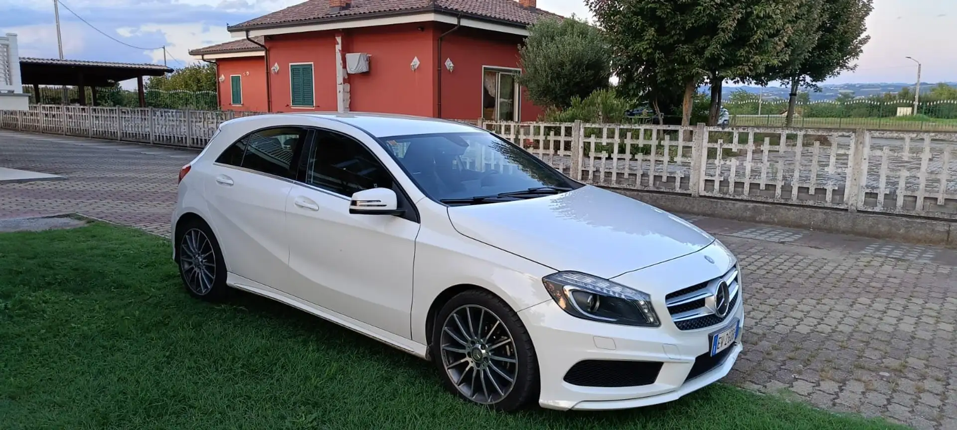 Mercedes-Benz A 200 Classe A - W176cdi (be) Premium Bianco - 2