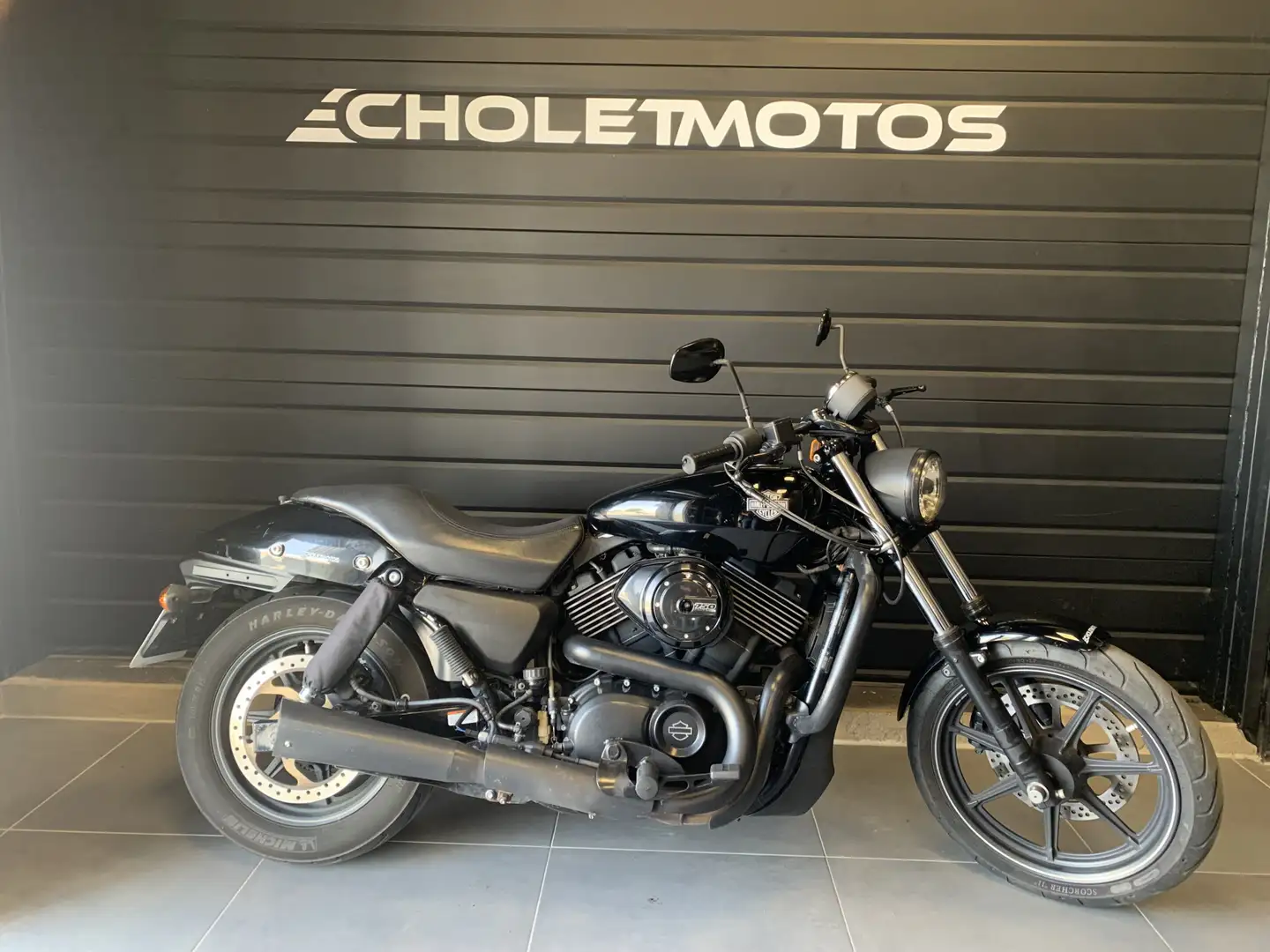 Harley-Davidson Street 750 Noir - 1