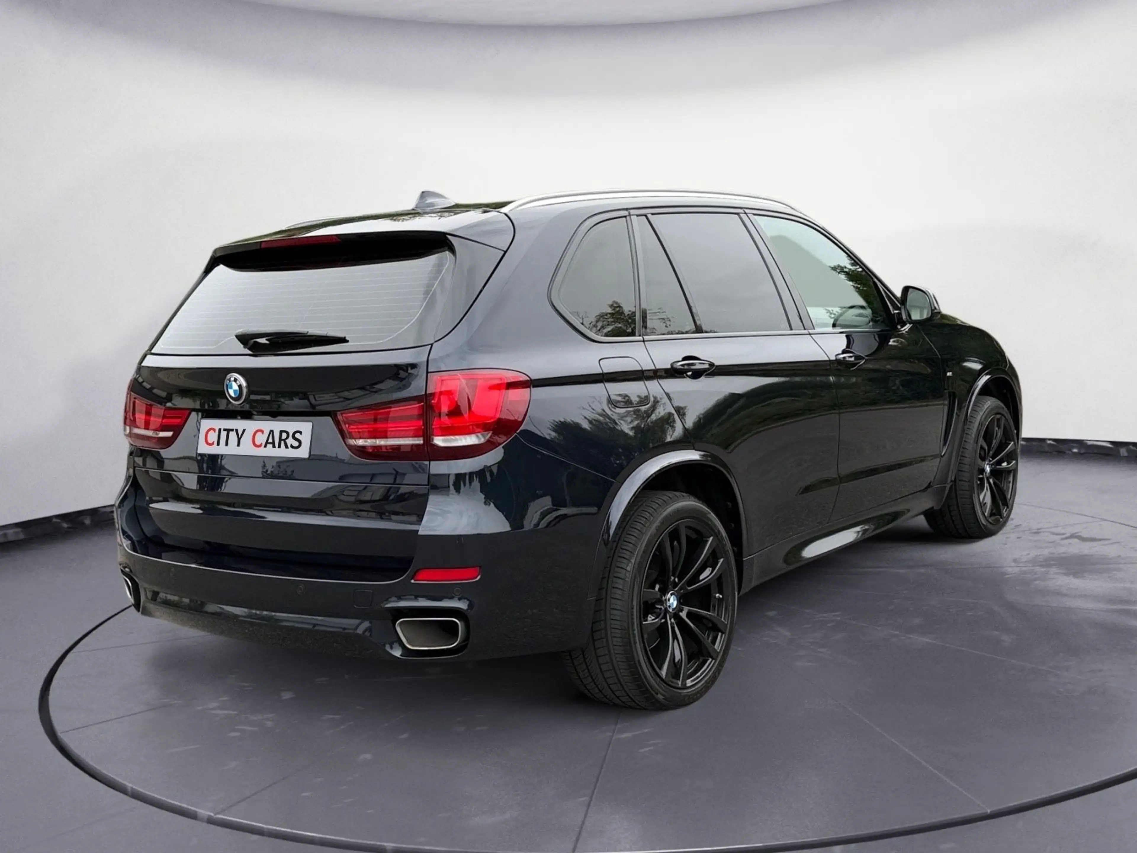 BMW X5 xDrive 40 d M-Paket 360-Kamera SHZ Pano LED — photo 6