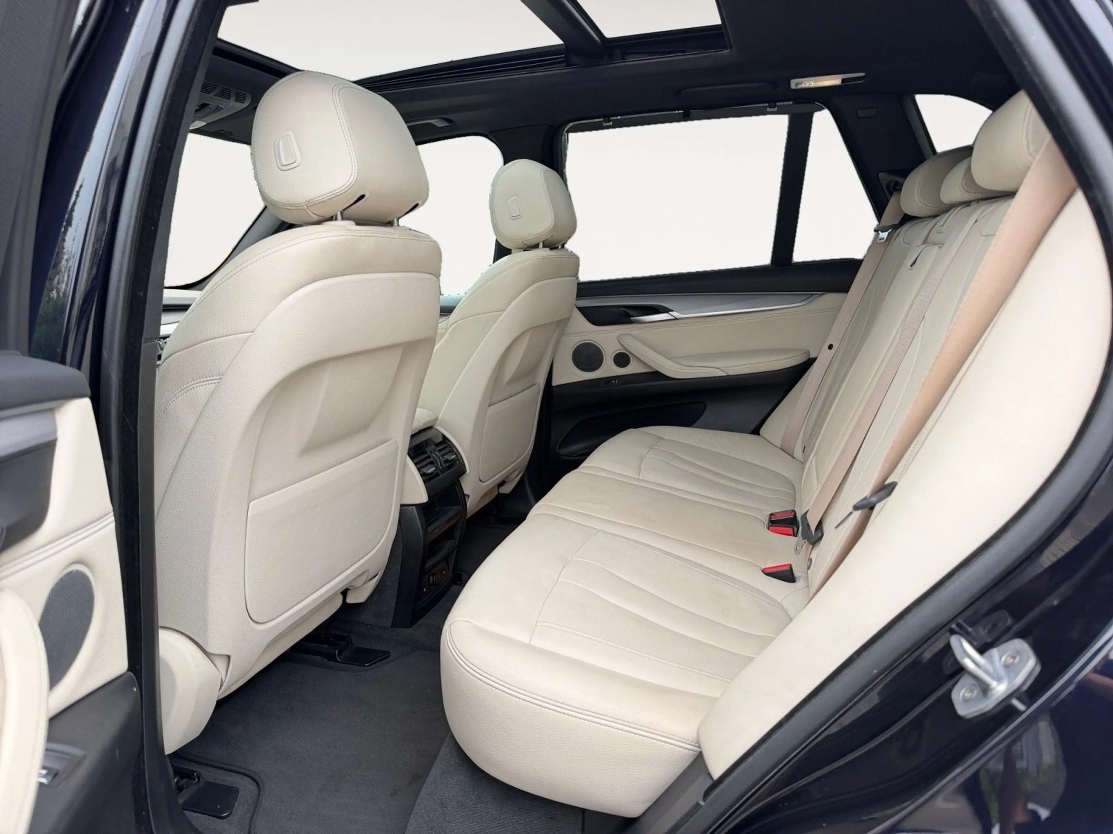 BMW X5 xDrive 40 d M-Paket 360-Kamera SHZ Pano LED — photo 11