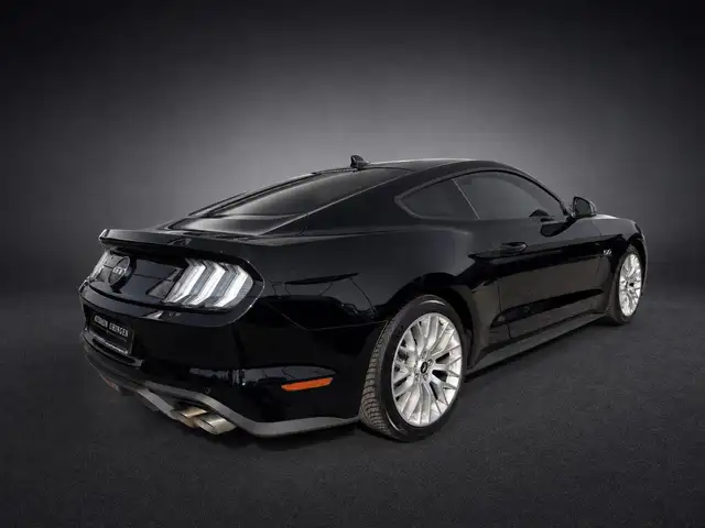Ford Mustang view 6