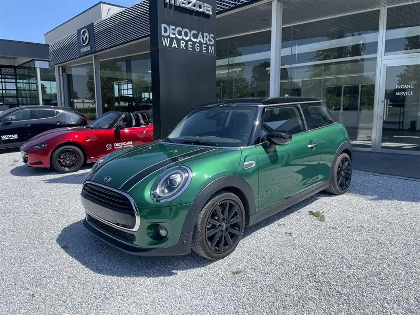 MINI Cooper 1.5 AUTOMAAT/Sensoren/Zetelverwarming/Navigatie Groen - 1