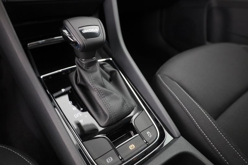 Skoda Karoq 1.5 TSI DSG LED Kamera Sitzheizung — photo 14