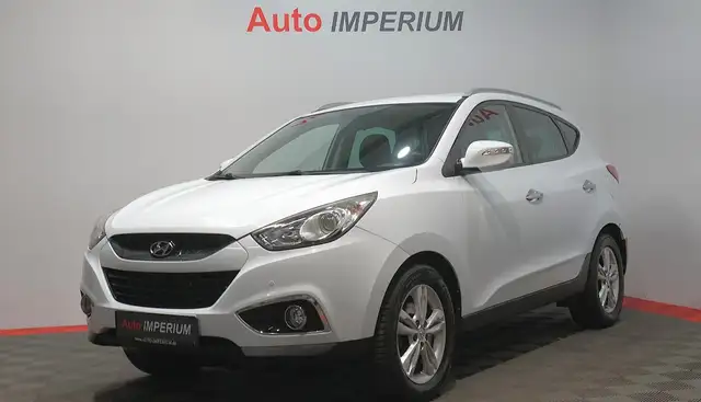 Hyundai iX35 Premium AWD*TEMP*KEYLESS*LEDER*NAVI*AHK*