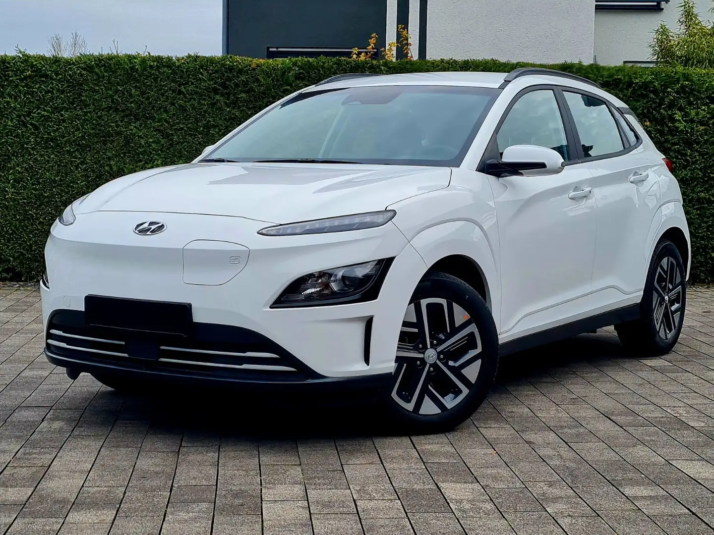 Hyundai KONA Select Elektro *SoH 98% - Batterie Zert.* Weiß - 1