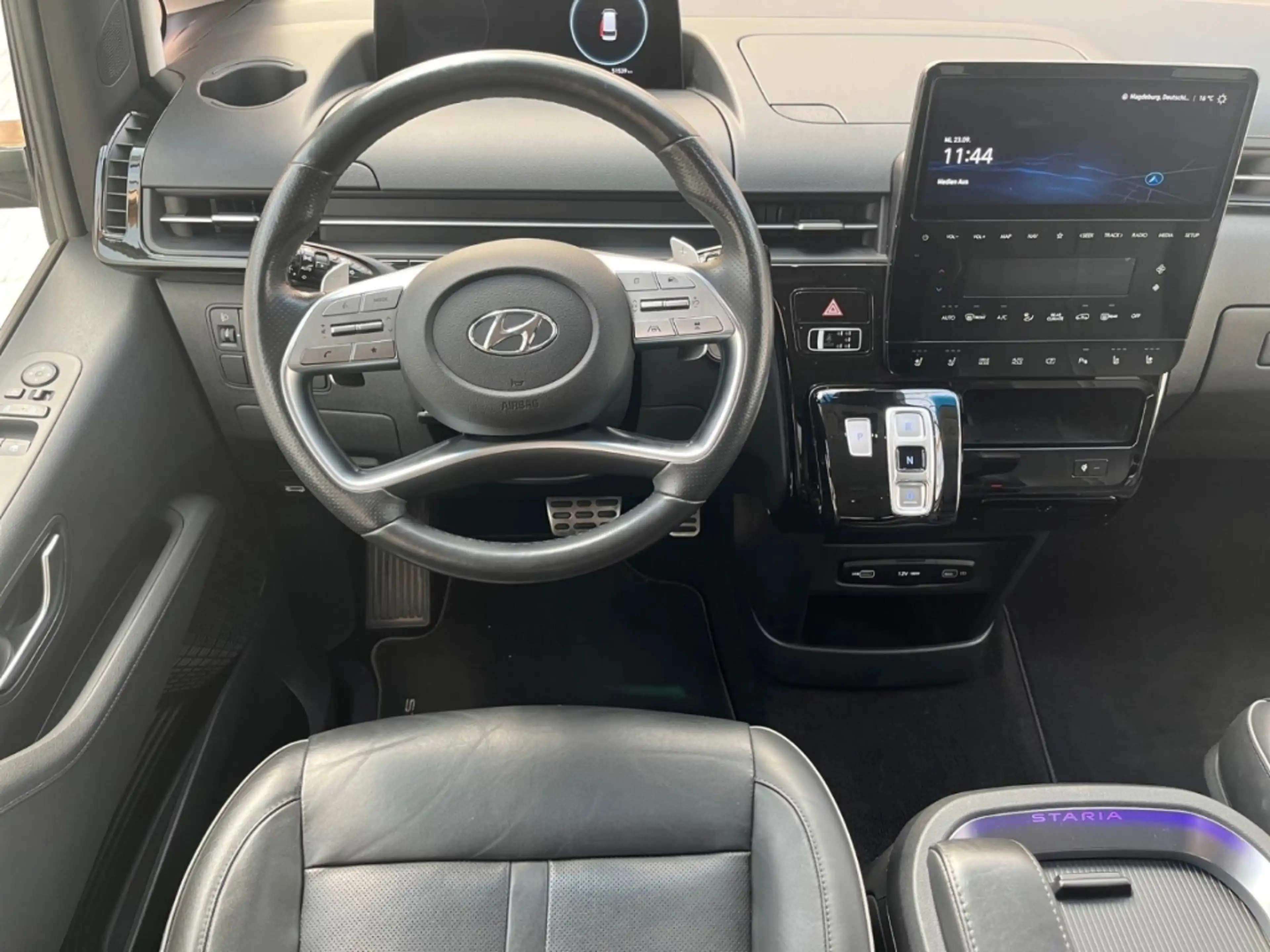 Hyundai STARIA Signature 8AT 2WD 177PS SIGNATUR 7-Sitzer Navi Led — photo 10