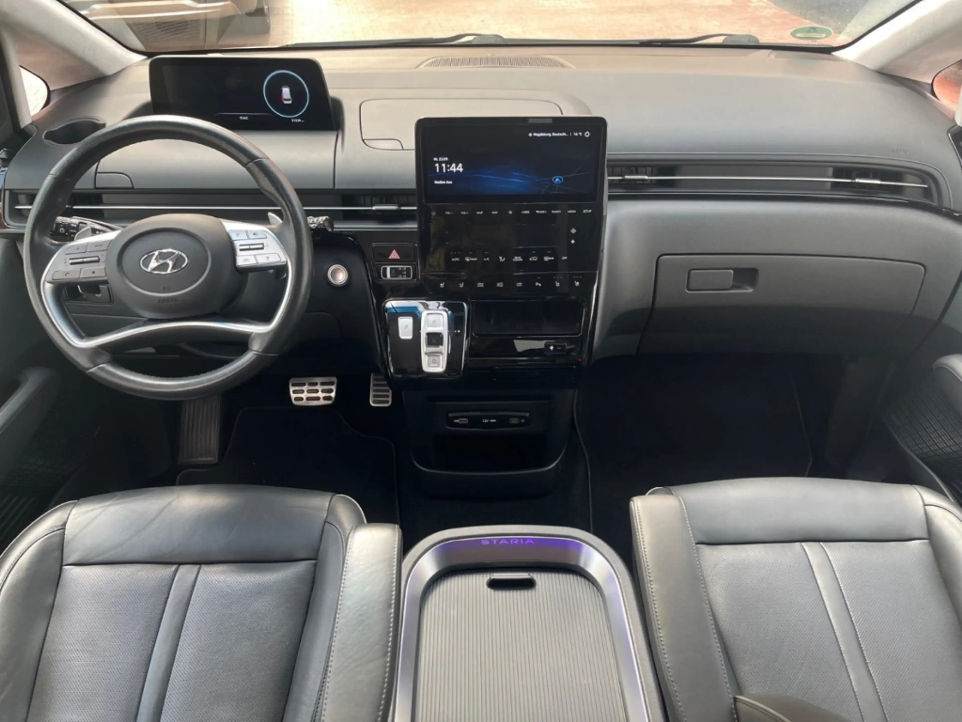 Hyundai STARIA Signature 8AT 2WD 177PS SIGNATUR 7-Sitzer Navi Led — photo 11