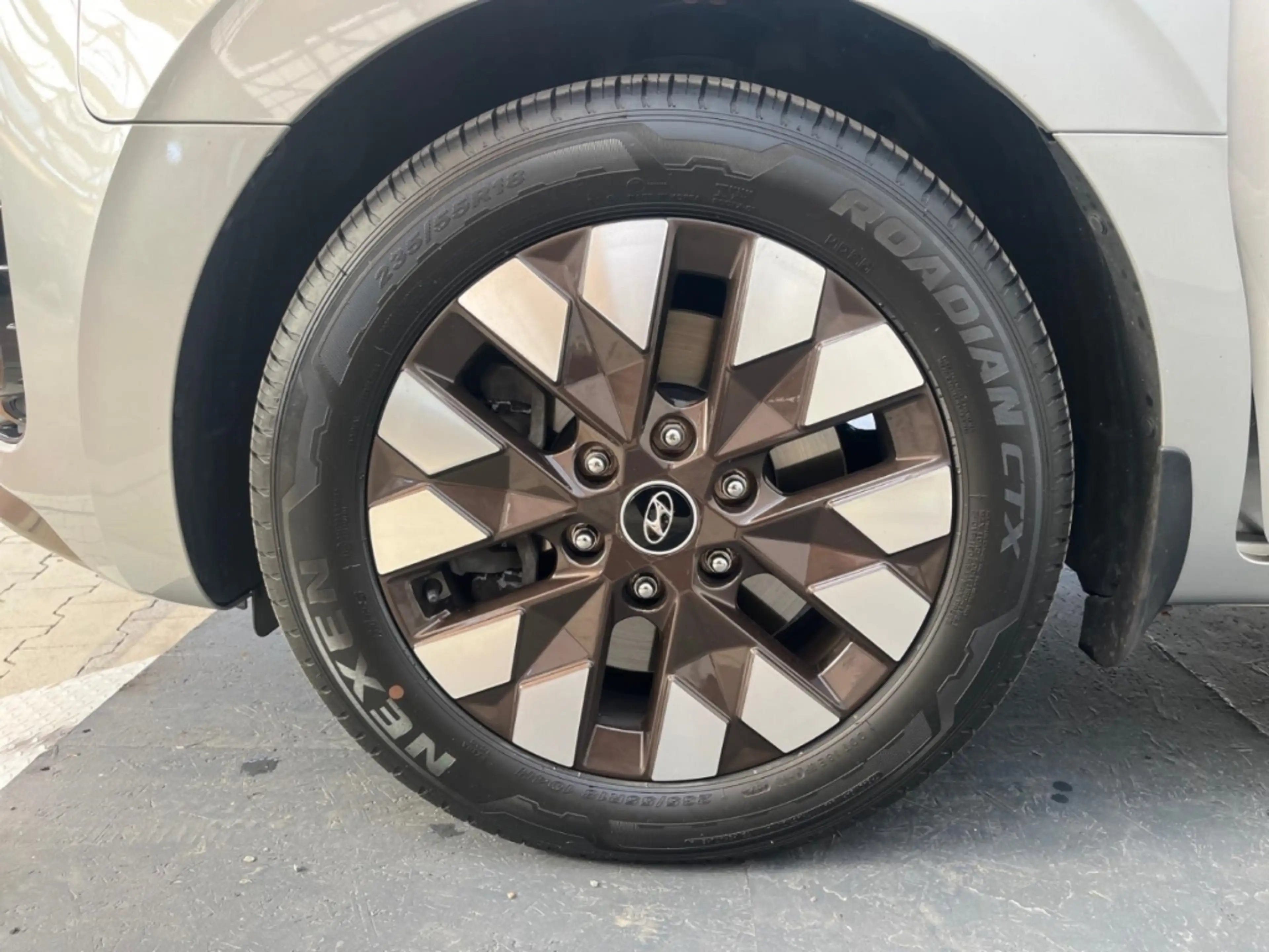 Hyundai STARIA Signature 8AT 2WD 177PS SIGNATUR 7-Sitzer Navi Led — photo 6