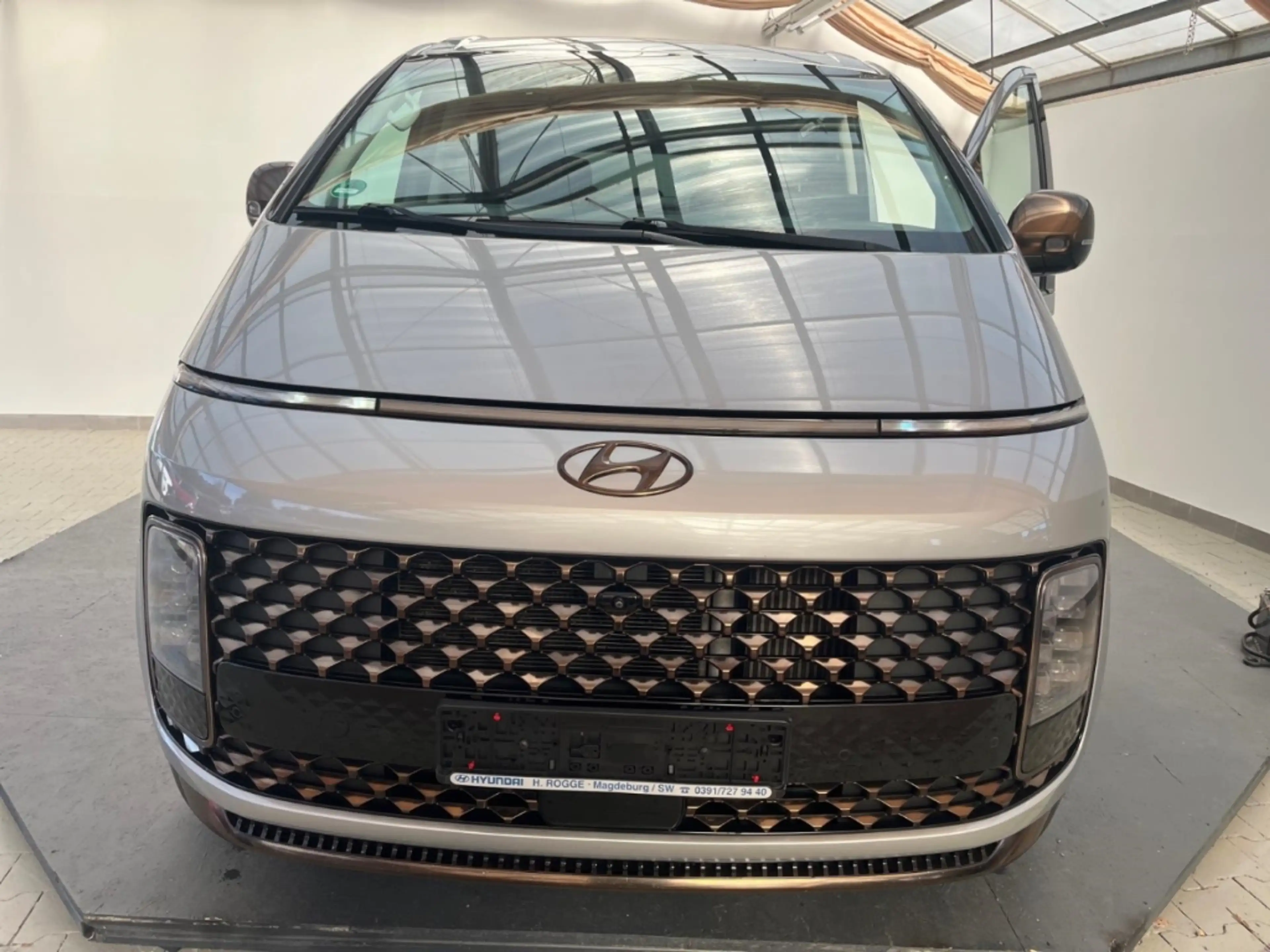 Hyundai STARIA Signature 8AT 2WD 177PS SIGNATUR 7-Sitzer Navi Led — photo 5