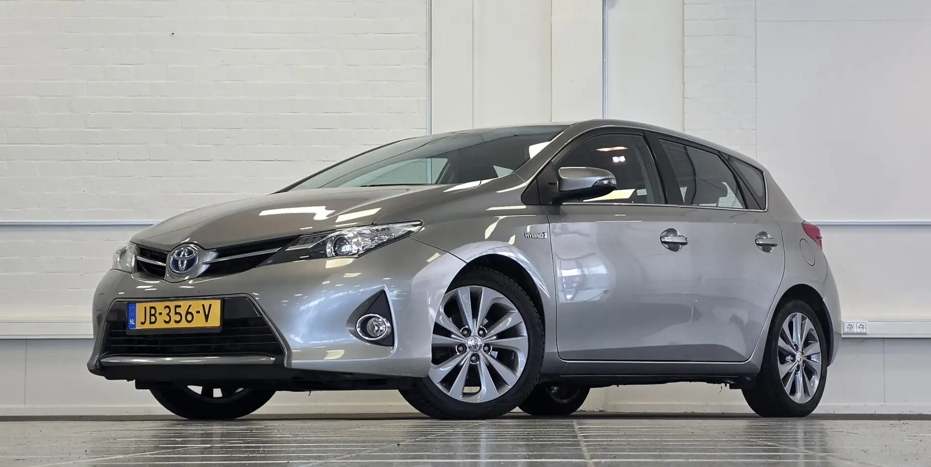 Toyota Auris 1.8i Hybrid Aspiration Camera Garantie Mooi! Nieuw Grijs - 1