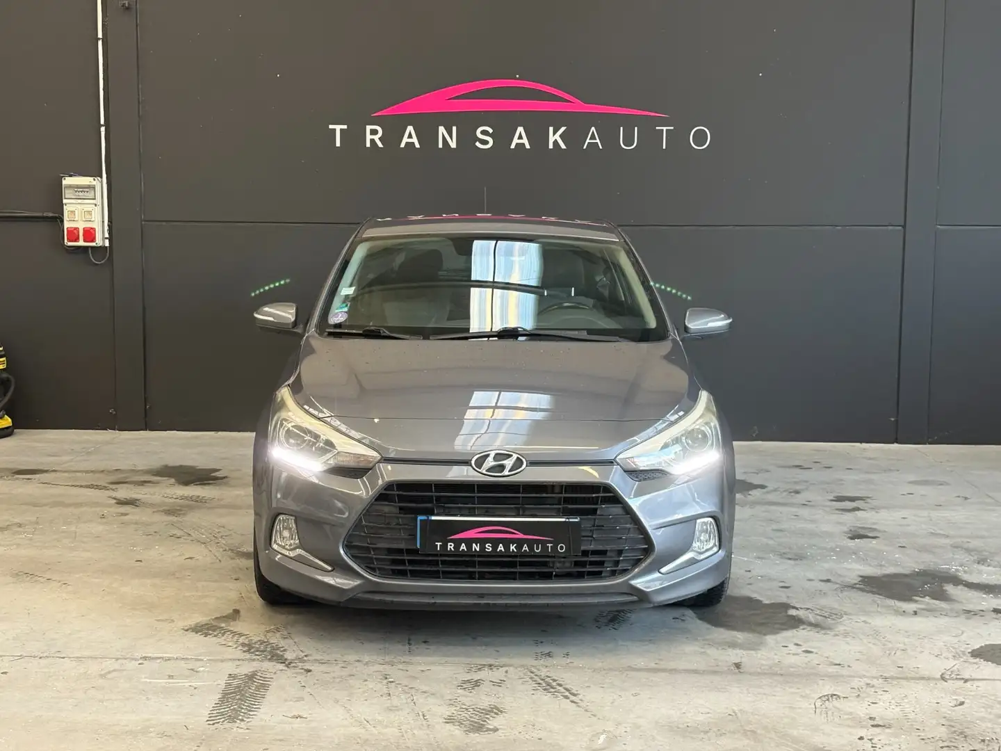 Hyundai i20 INTUITIVE Grijs - 2