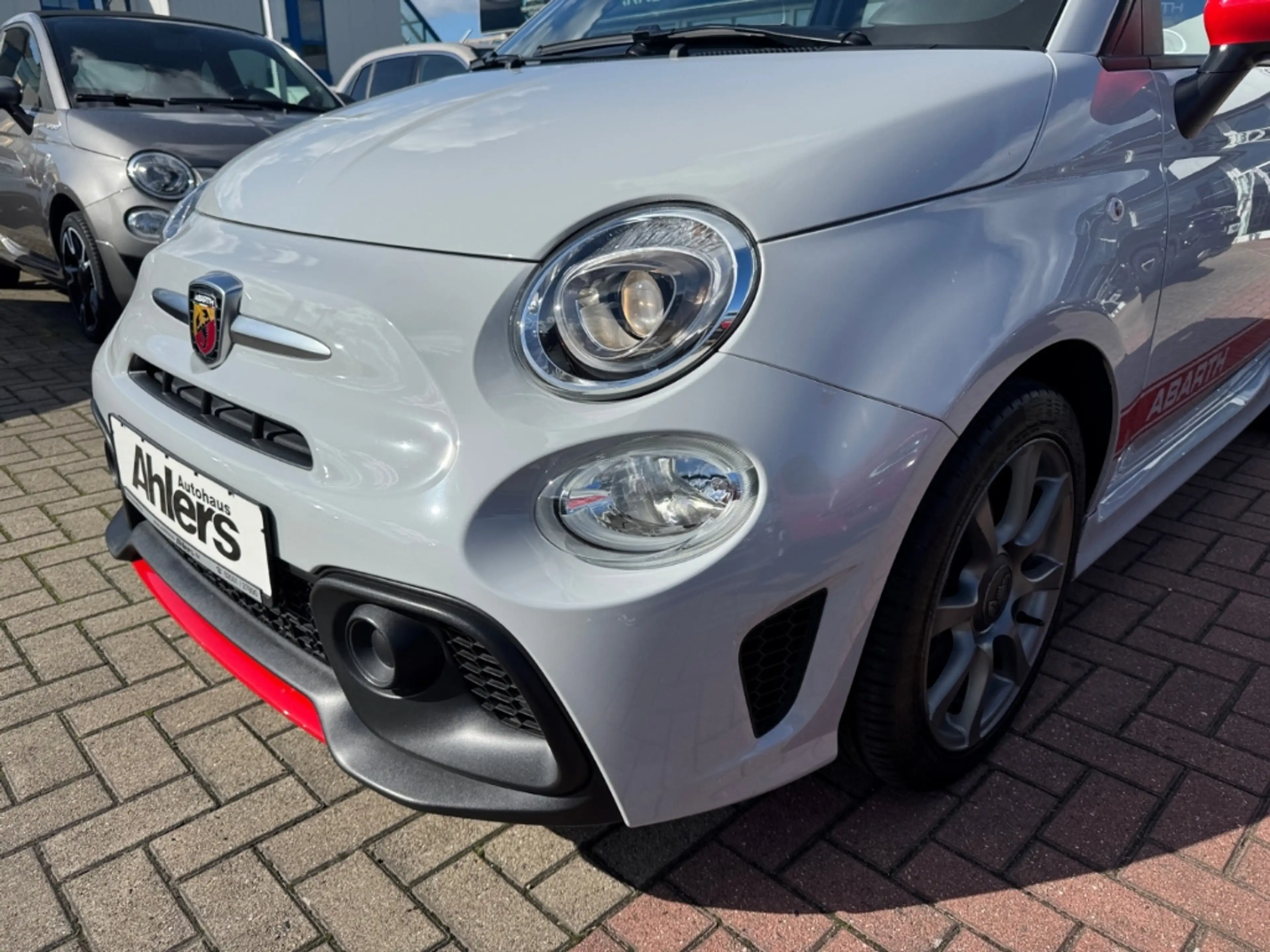 Abarth 595C +CARPLAY+SITZHEIZUNG+8FACH+KLIMAAUTO+PDC+DIGITACHO — photo 12