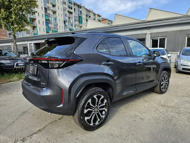 Toyota Yaris Cross view 4