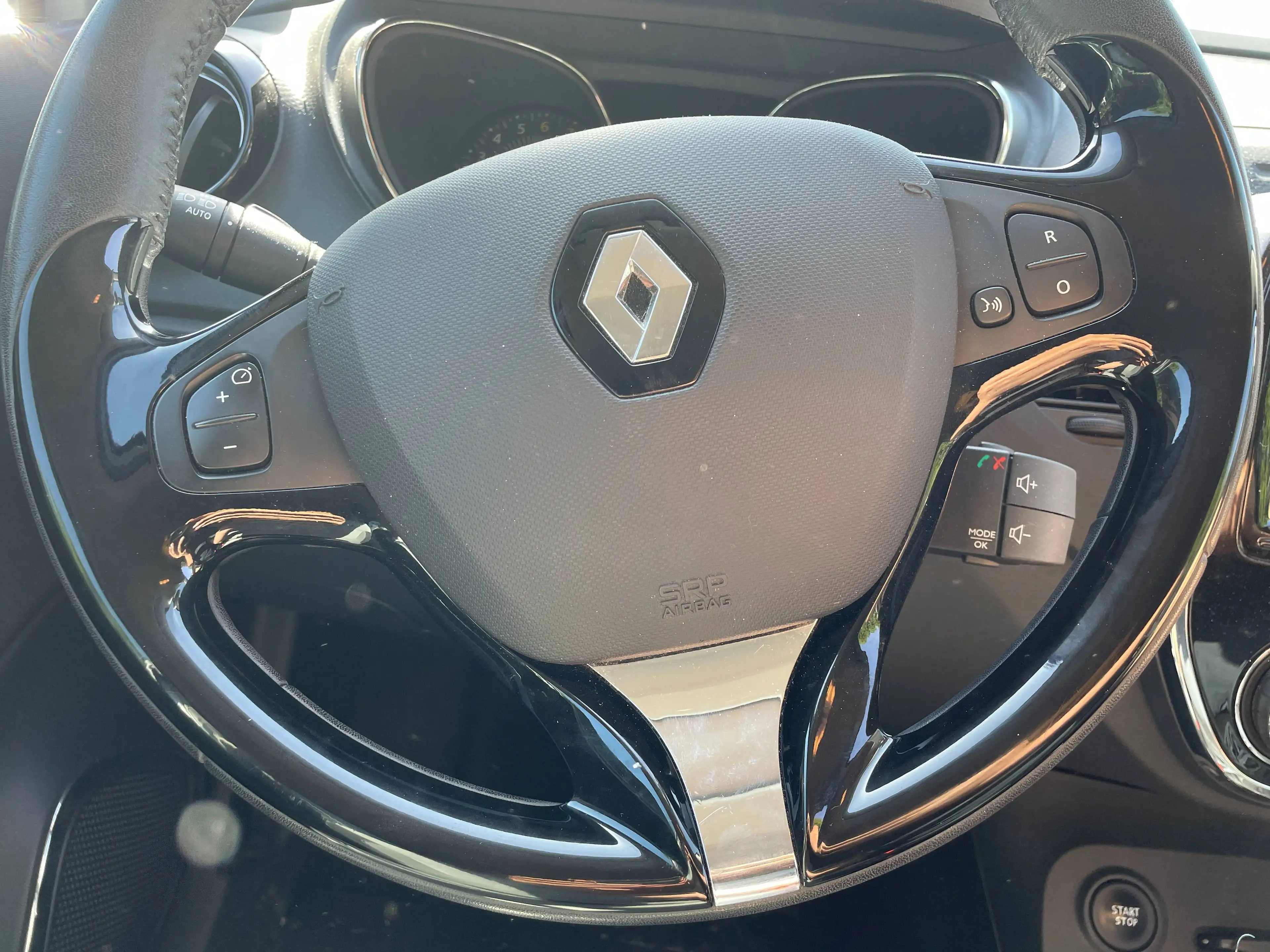 Renault Captur Luxe — photo 9