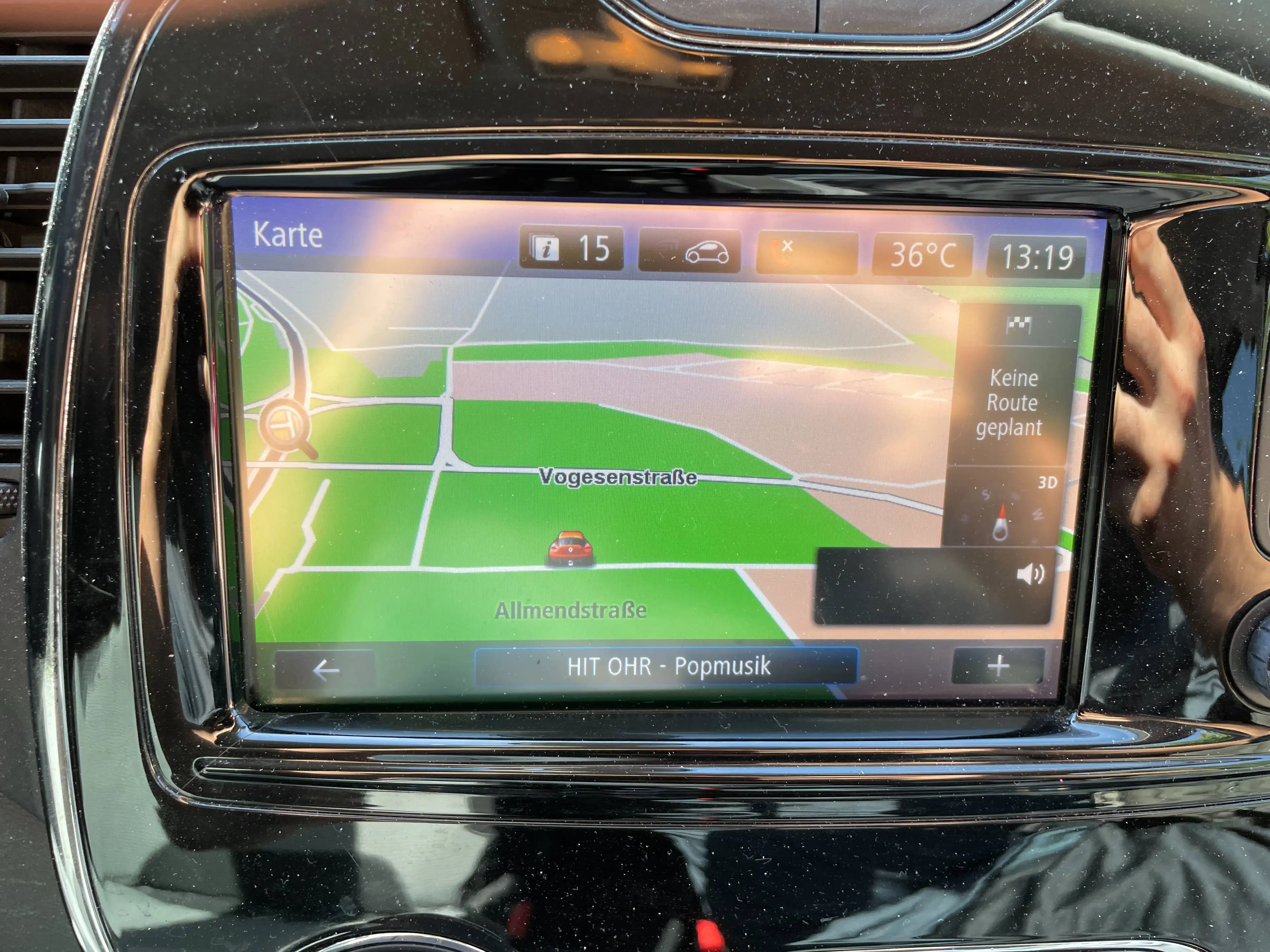 Renault Captur Luxe — photo 12