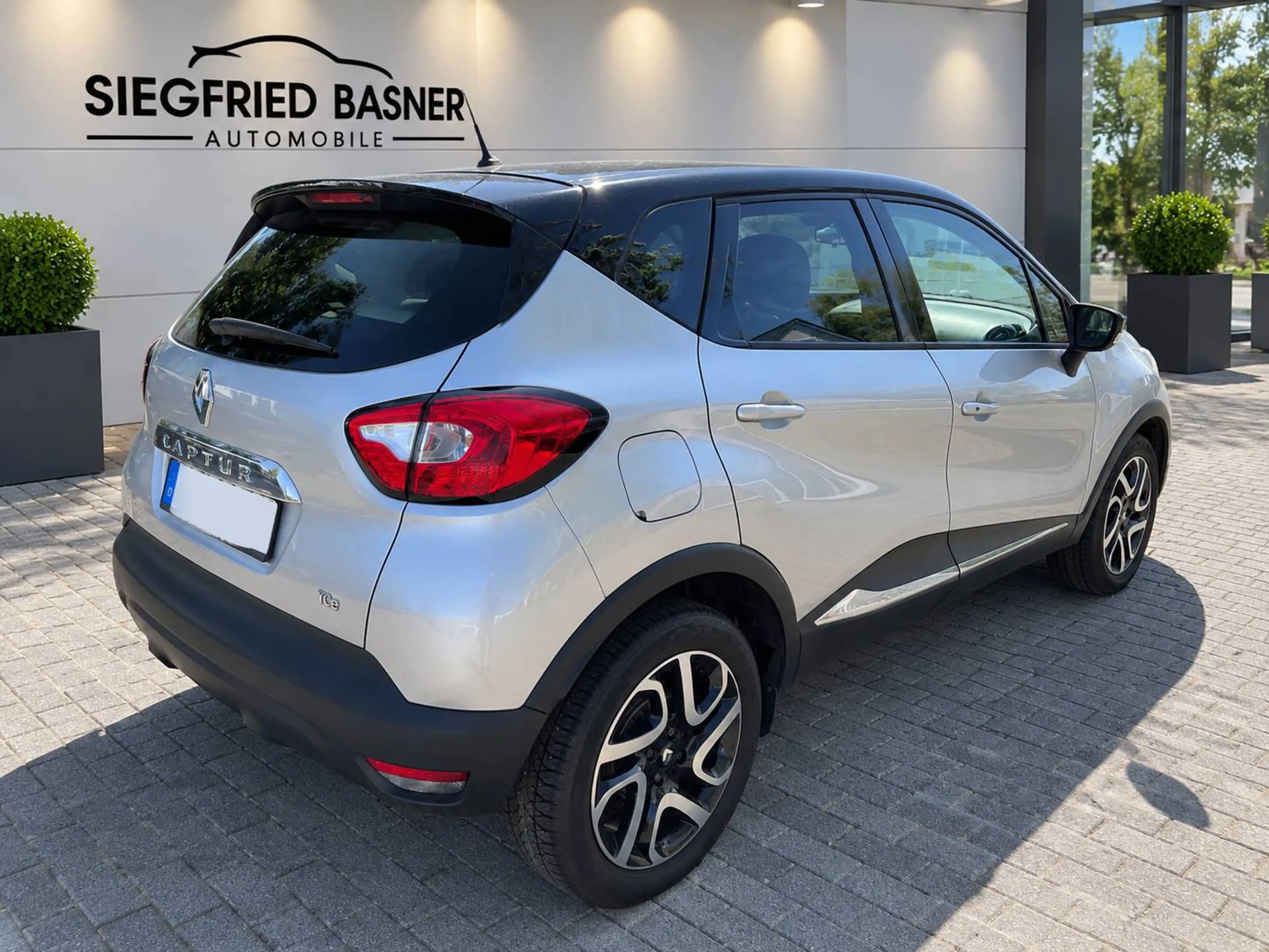 Renault Captur Luxe — photo 4