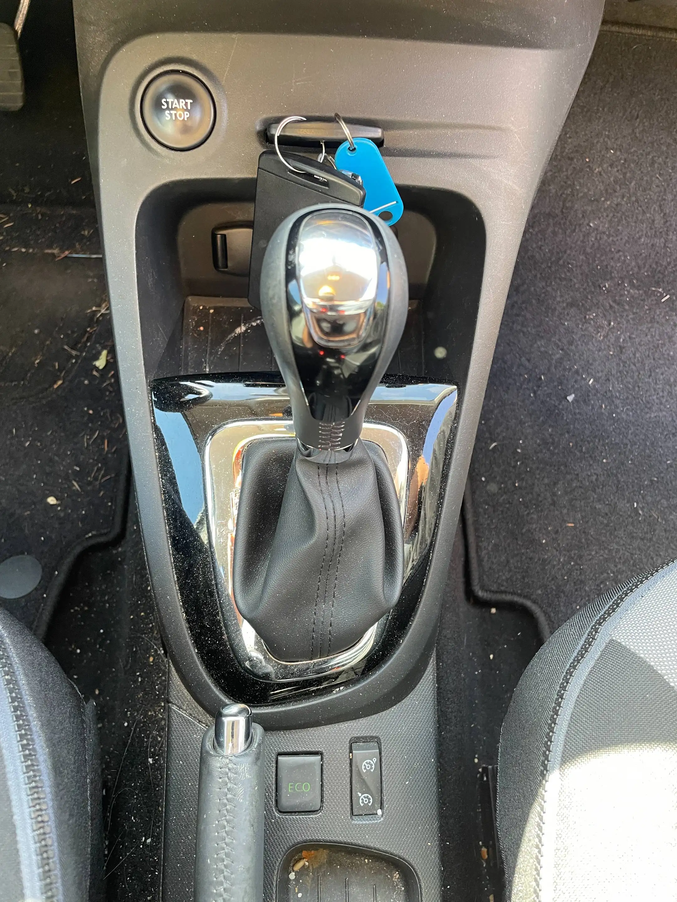 Renault Captur Luxe — photo 11