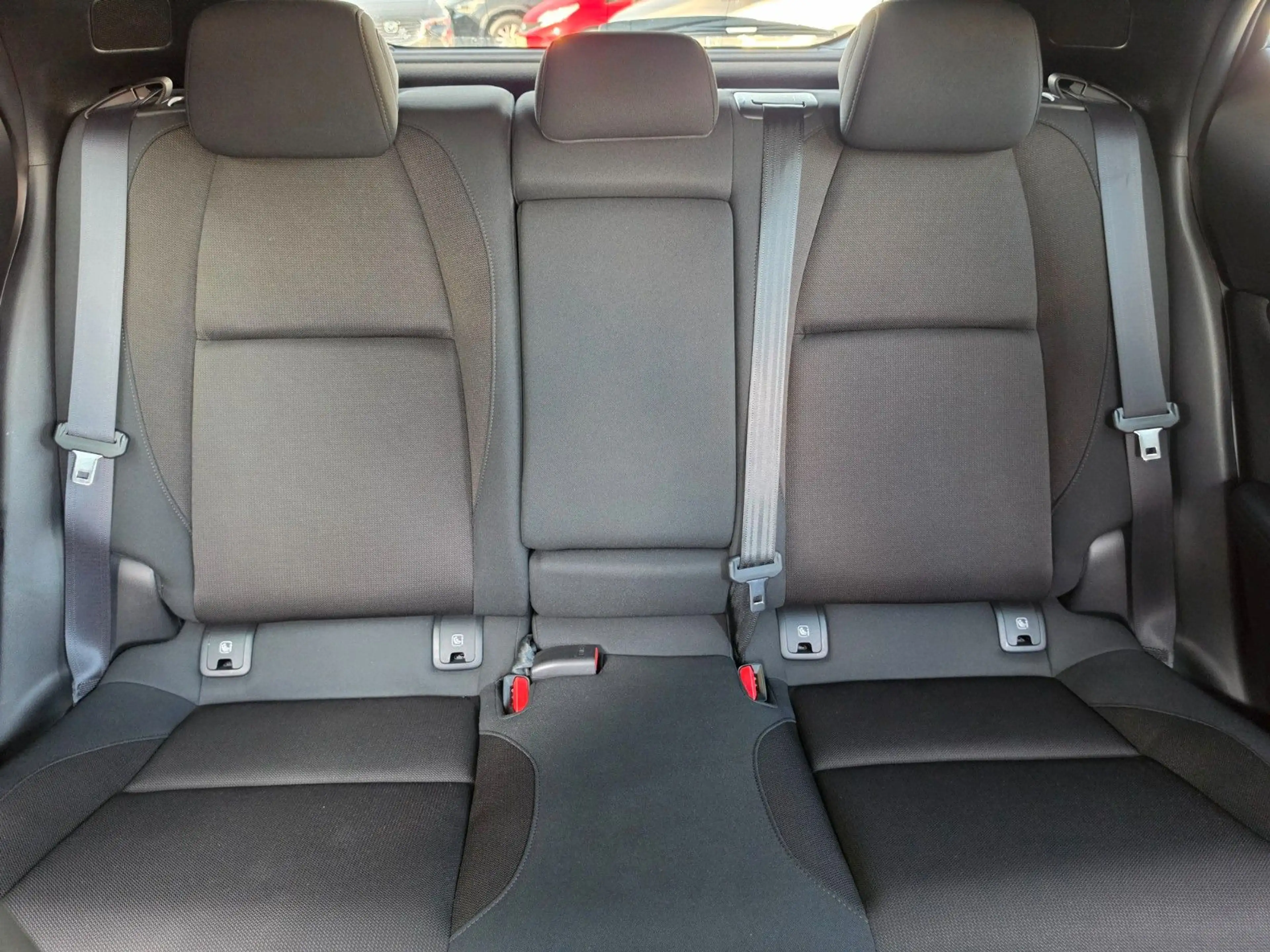 Mazda 3 Lim. 5-trg. Selection Navi AHK BOSE LED — photo 14